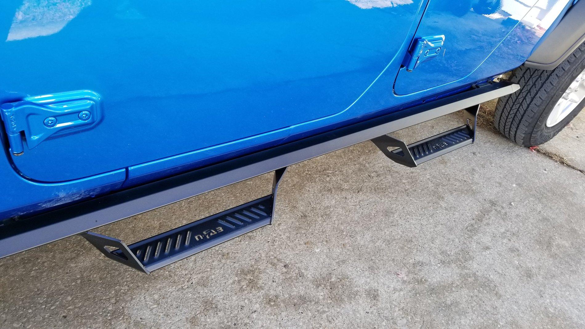 Jeep Gladiator Anyone else DIY install N-FAB Predator Pro steps? 20191114_111210