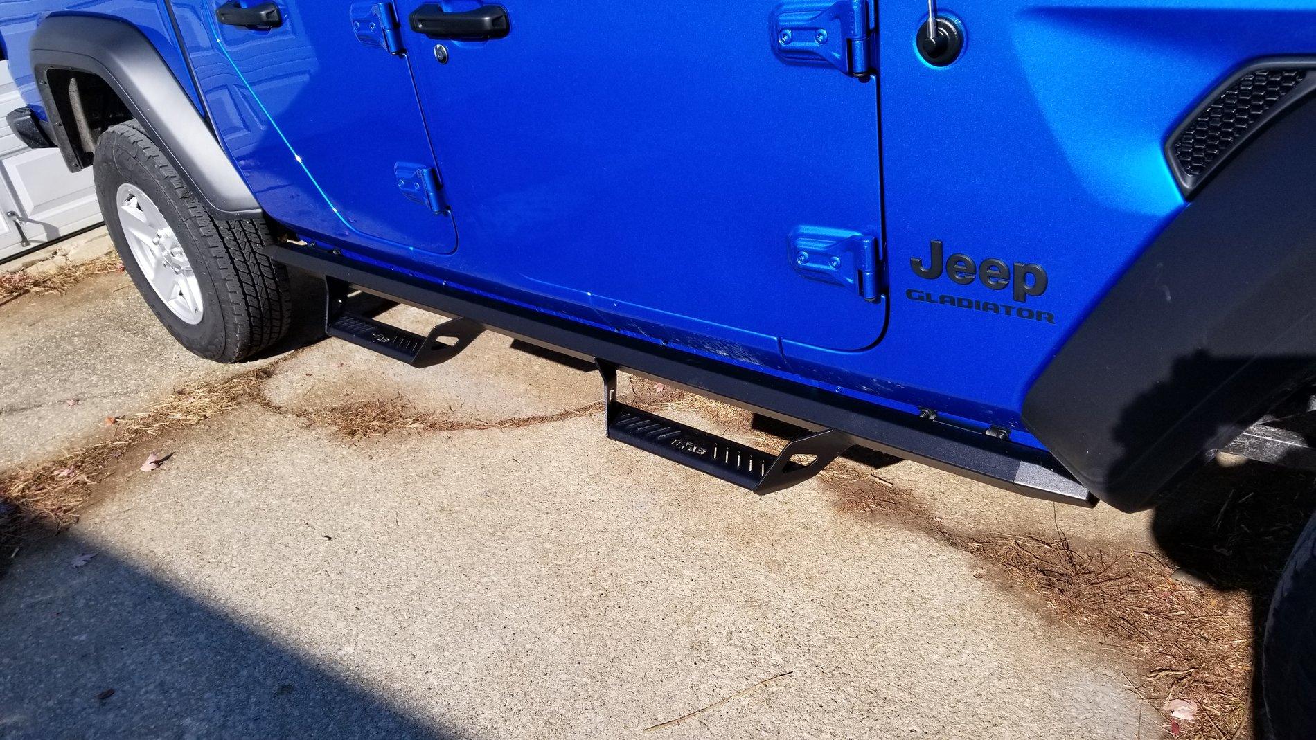 Jeep Gladiator Anyone else DIY install N-FAB Predator Pro steps? 20191114_111202