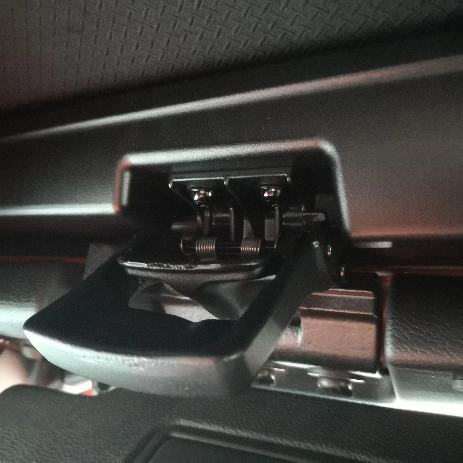 Jeep Gladiator Soft top latch is loose IMG_20191105_171604