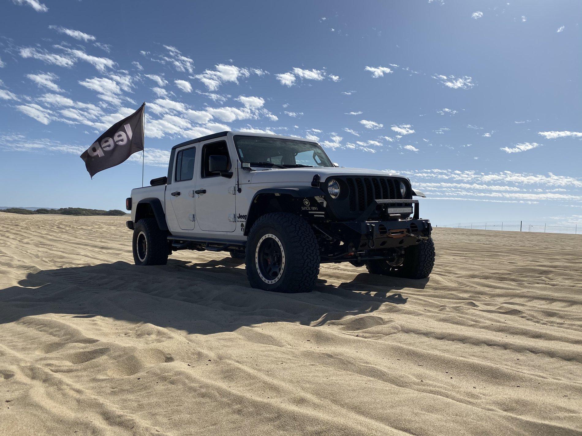 Jeep Gladiator UPDATED- 8/6/2021 Bright white Sport-S Max Tow Build A3B7087A-2AE2-4F6A-BE34-FAAACEF2476F