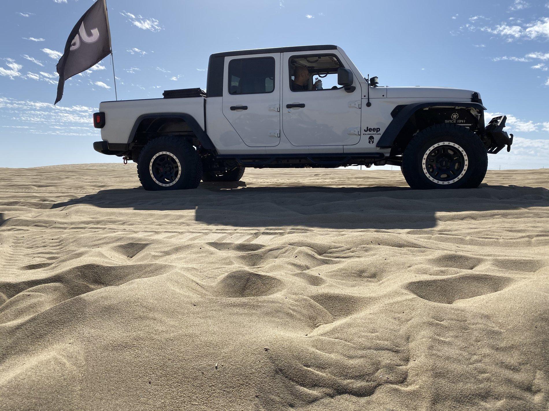 Jeep Gladiator UPDATED- 8/6/2021 Bright white Sport-S Max Tow Build 6781C8B5-F1FC-4436-A80C-3007F9D03580