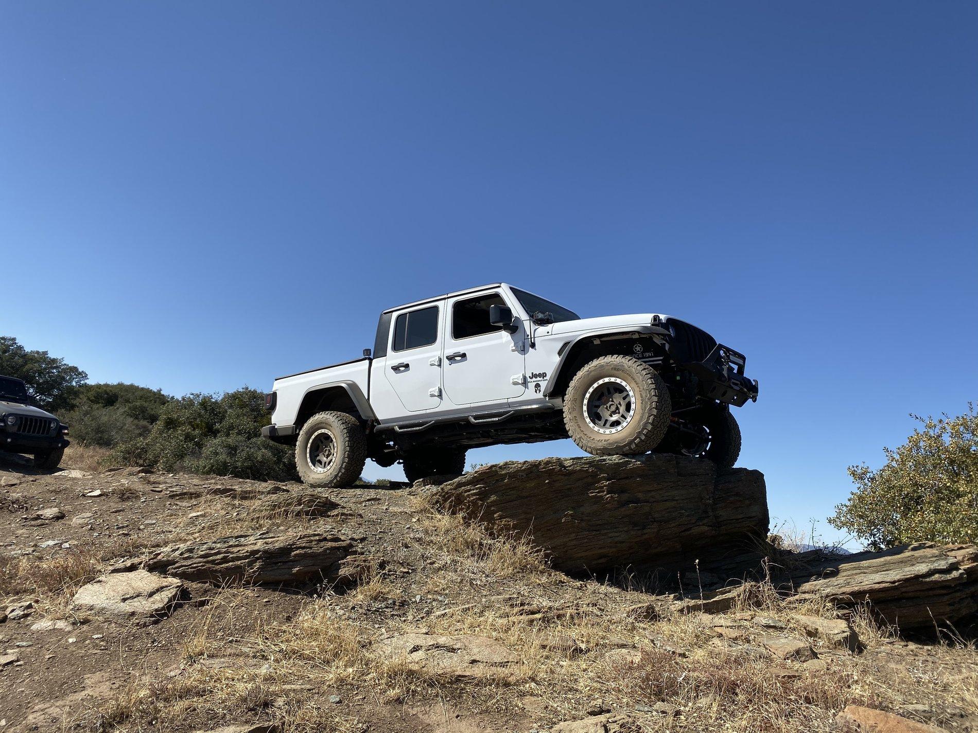 Jeep Gladiator UPDATED- 8/6/2021 Bright white Sport-S Max Tow Build A4311C55-EEC2-497F-ACFB-AE191E17C5F7
