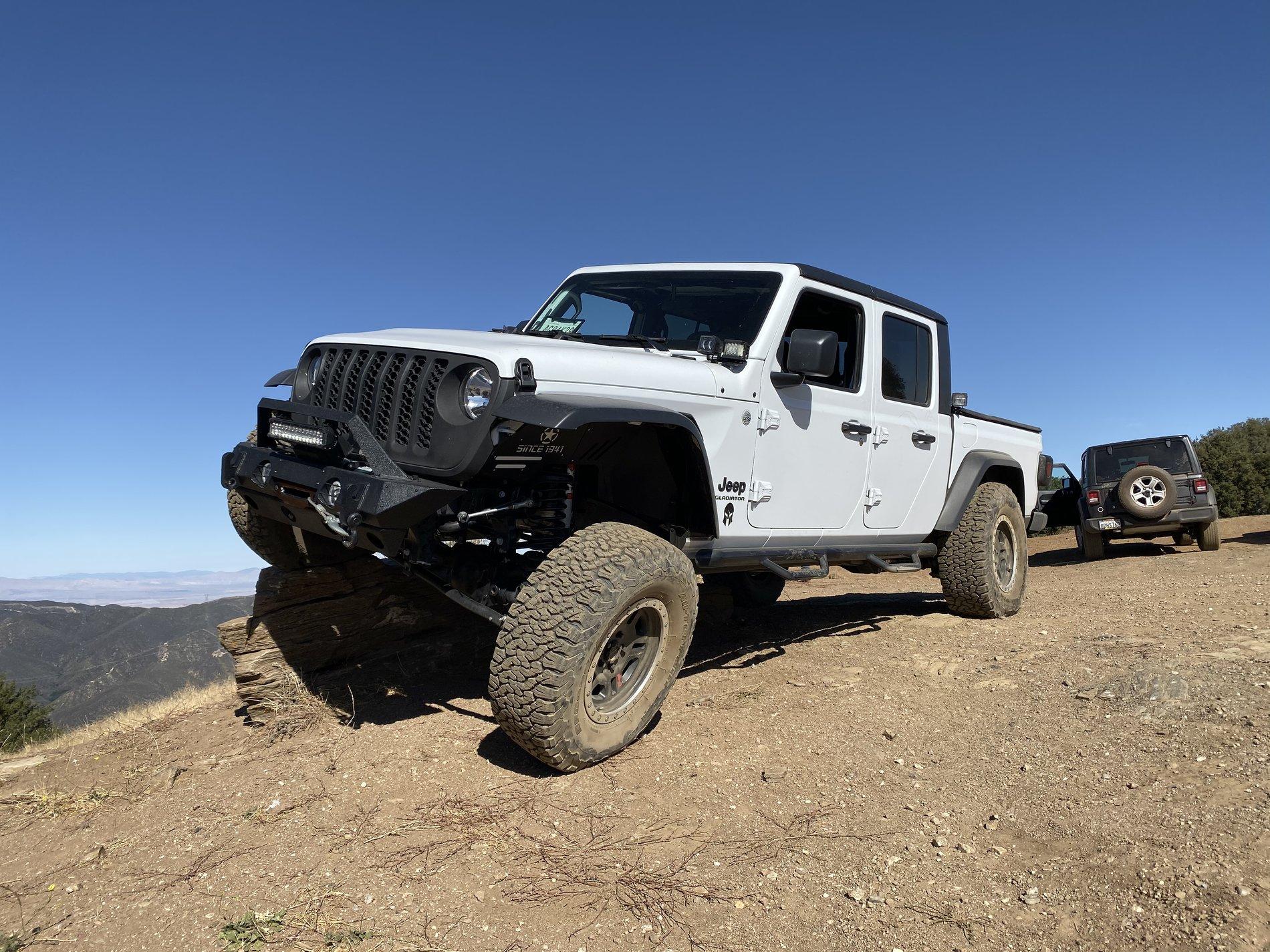 Jeep Gladiator UPDATED- 8/6/2021 Bright white Sport-S Max Tow Build 6C69E3C7-21D9-4736-BDAA-BCCDA6260D8B