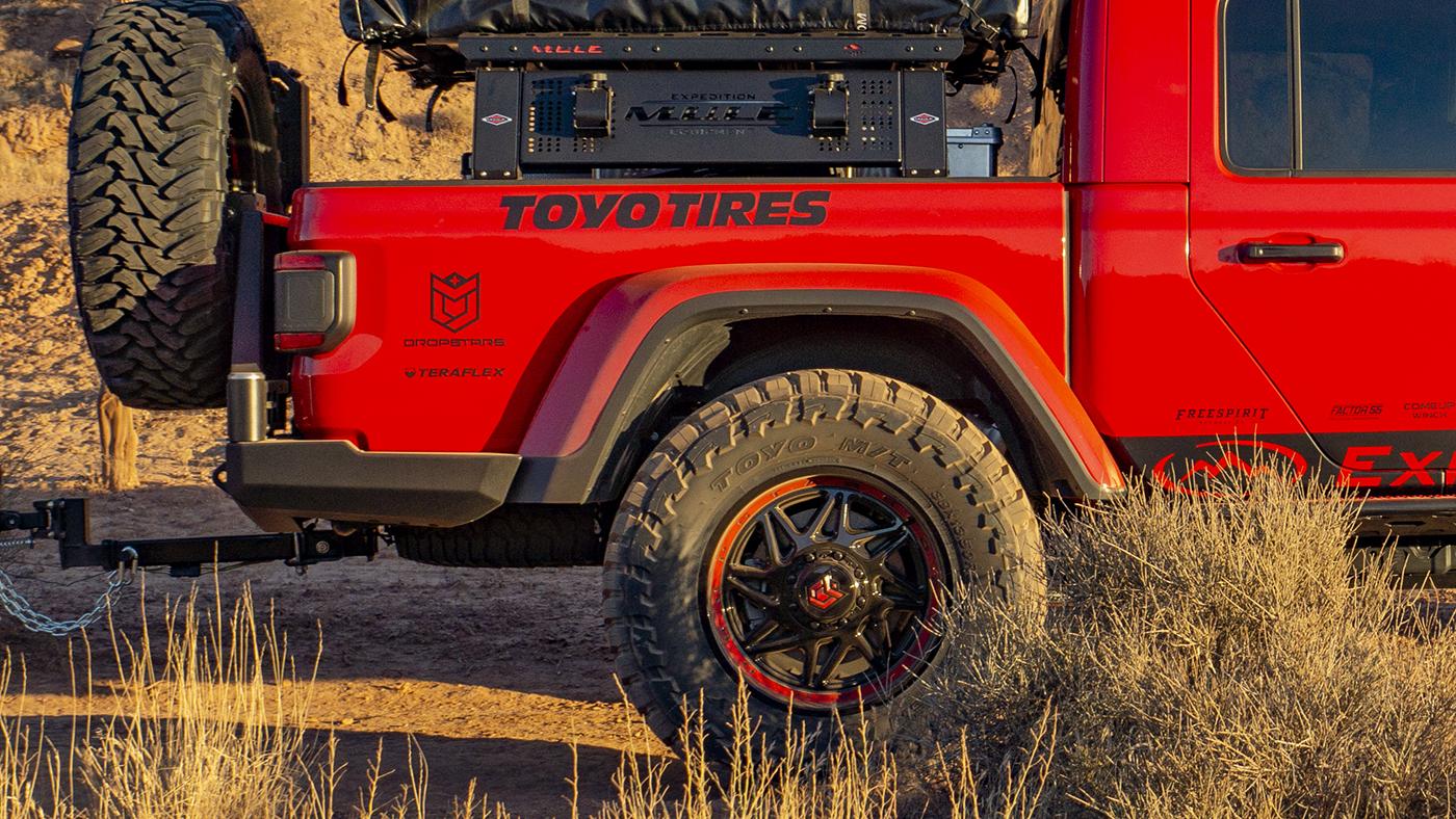 Jeep Gladiator Gauging popular style for two bumper variants 20