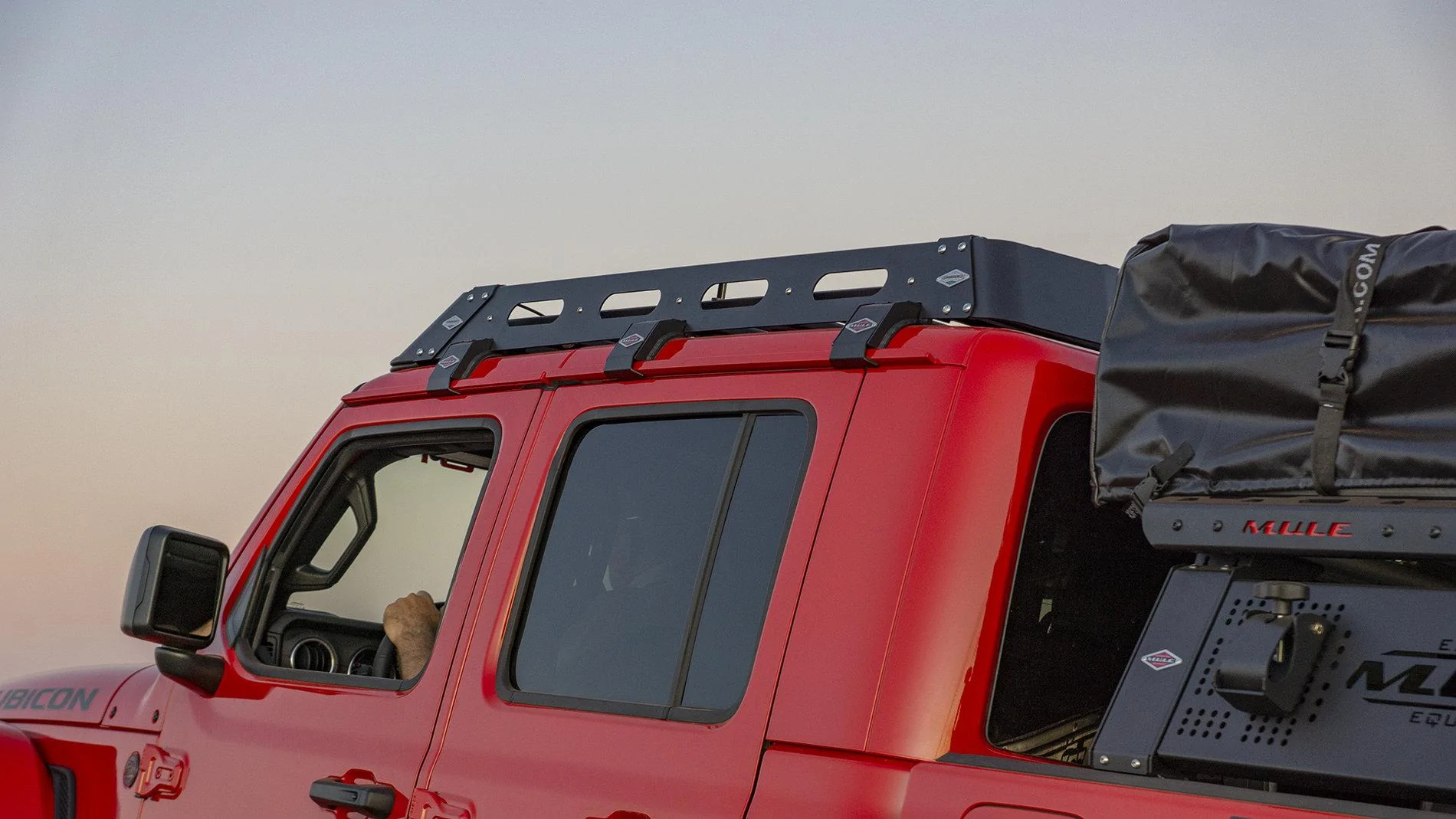 Jeep Gladiator Gauging popular style for two bumper variants 11