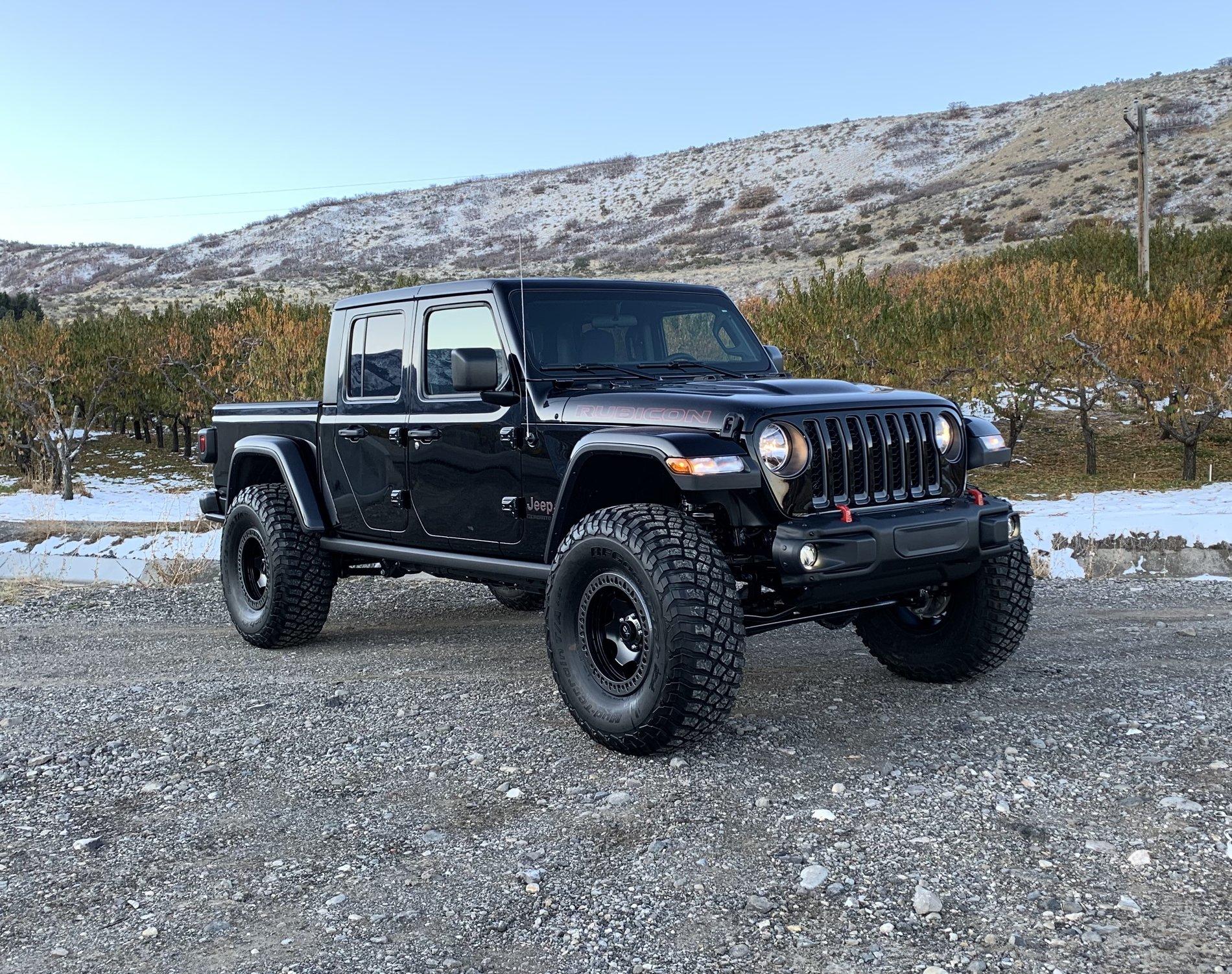 Jeep Gladiator BLACK Gladiator JT Club 73C57724-503D-435A-9E59-F76EB7BB4CB9
