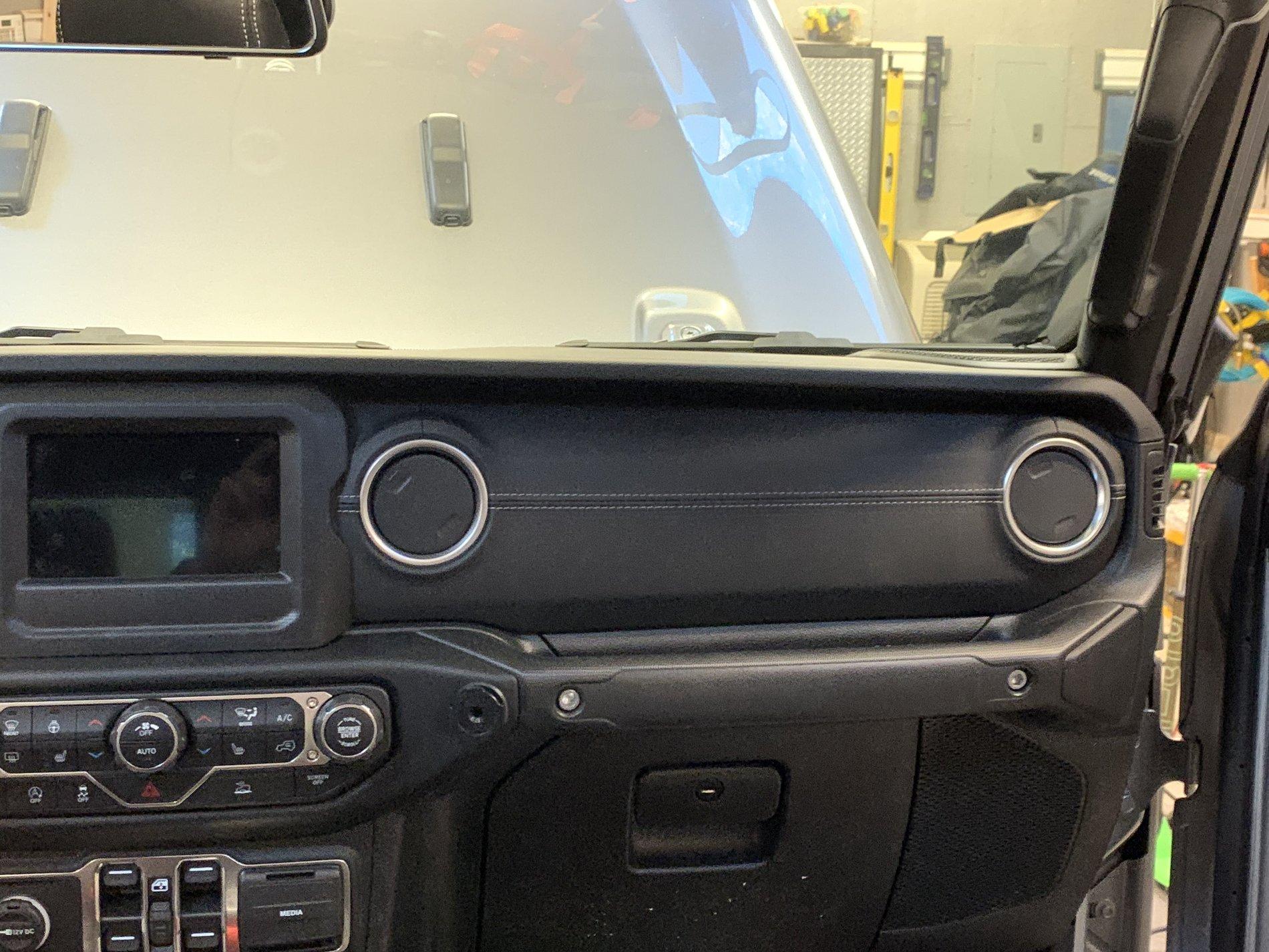 Jeep Gladiator JT Dash Removal Video 35FF9A0D-2023-49B3-ABFC-ECDE19447370