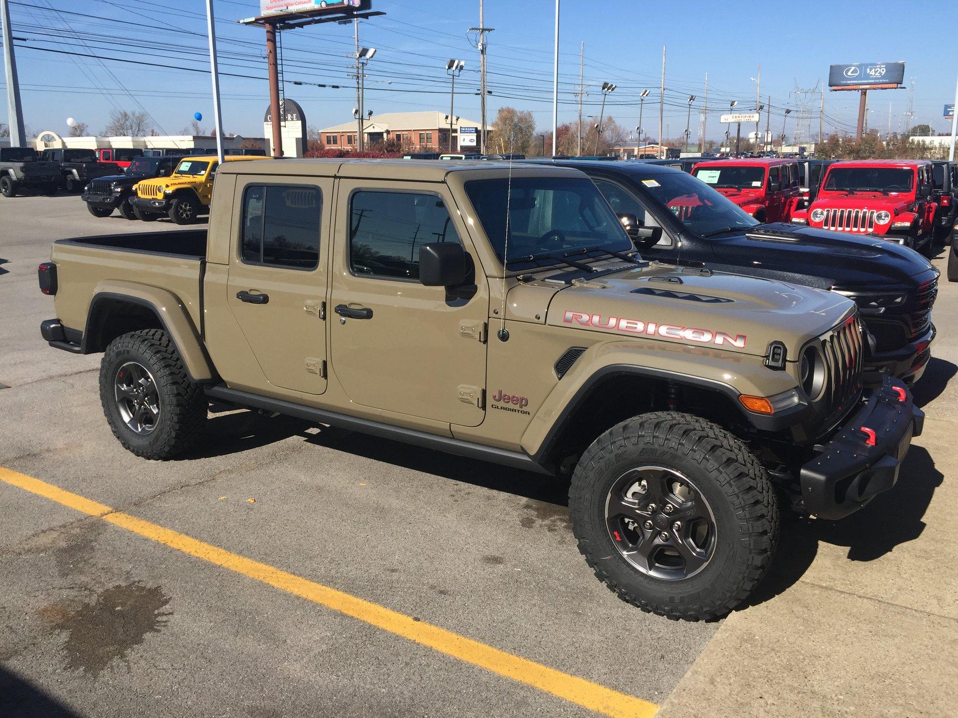 Jeep Gladiator GATOR Gladiator JT Club 9C176BC8-3034-4D6D-8FEB-BBFD31DD265C