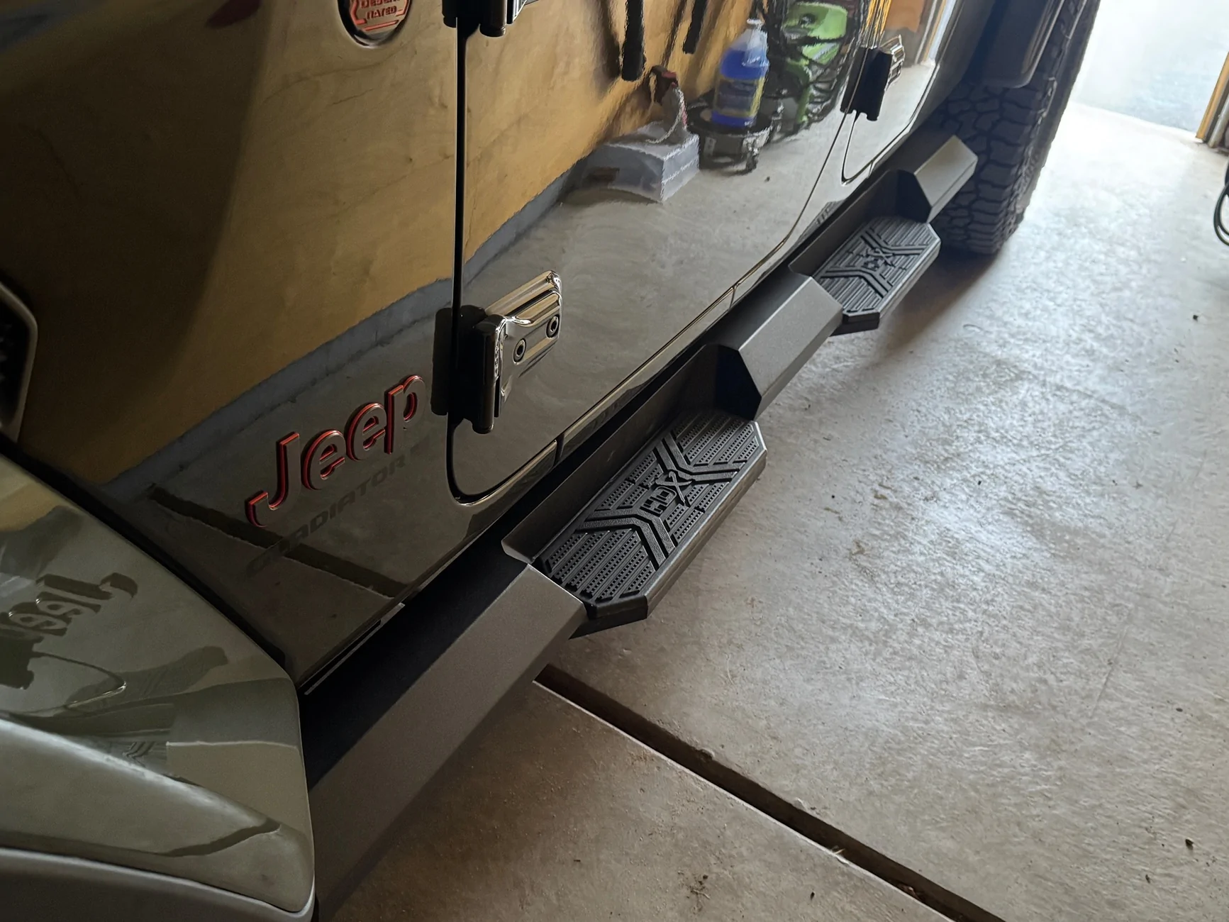 Jeep Gladiator Individual Steps vs Full Length Step Bar IMG_9548