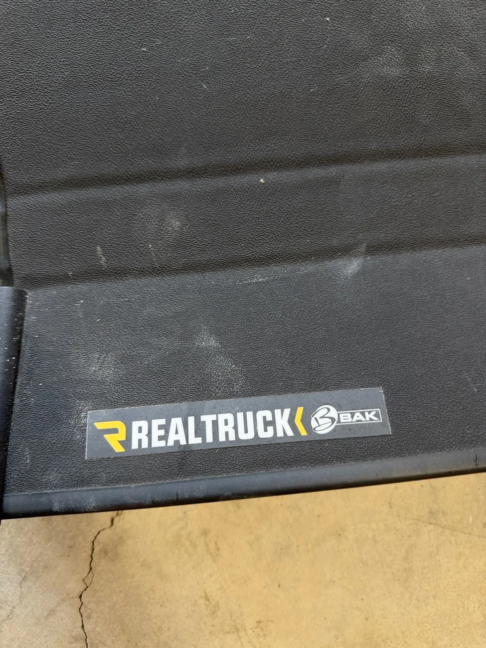 Jeep Gladiator Realtruck Bak Revolver Bed Cover IMG_0540
