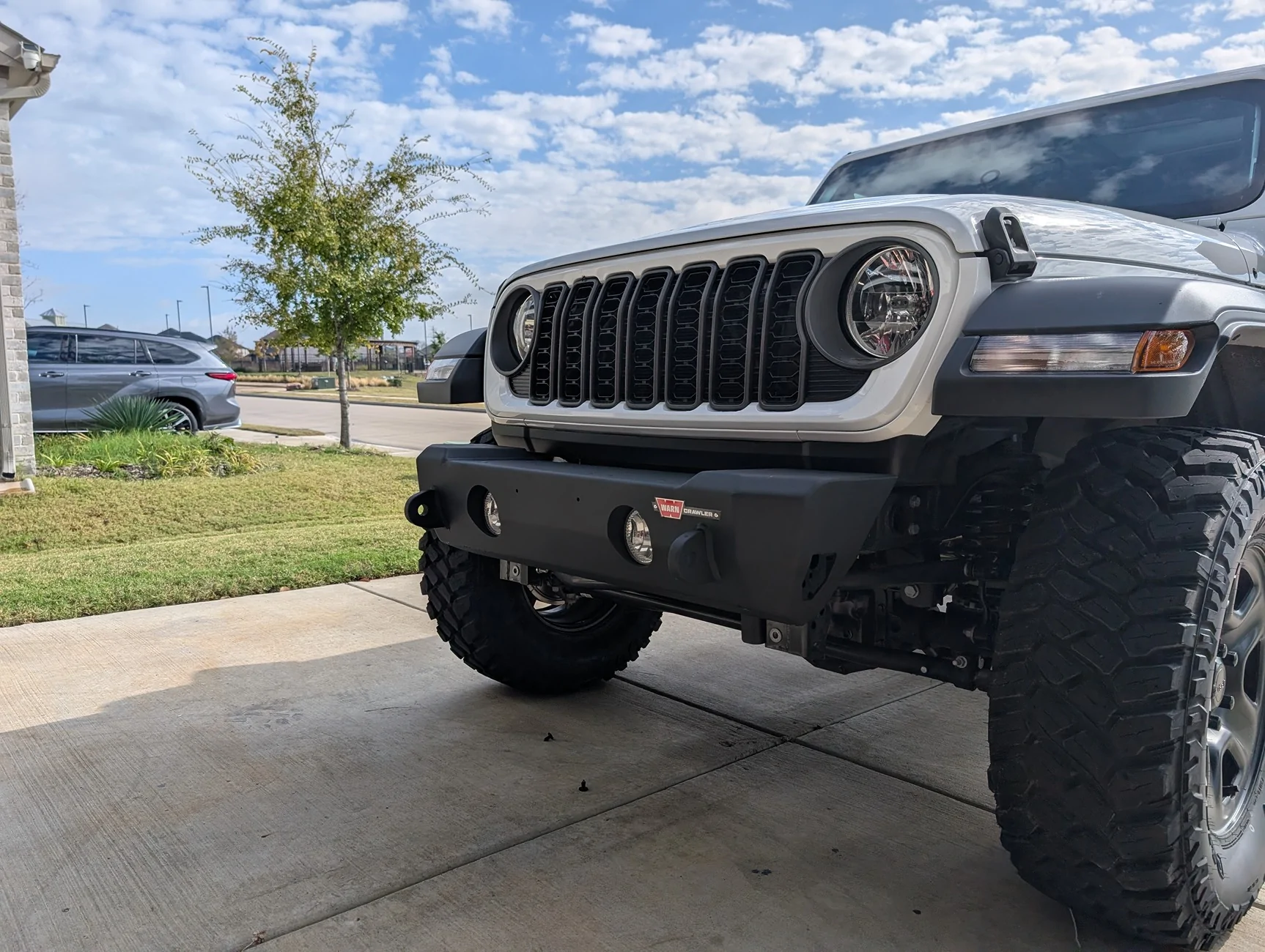 Jeep Gladiator Warn Crawler Stubby Front Bumper PXL_20251121_164803802