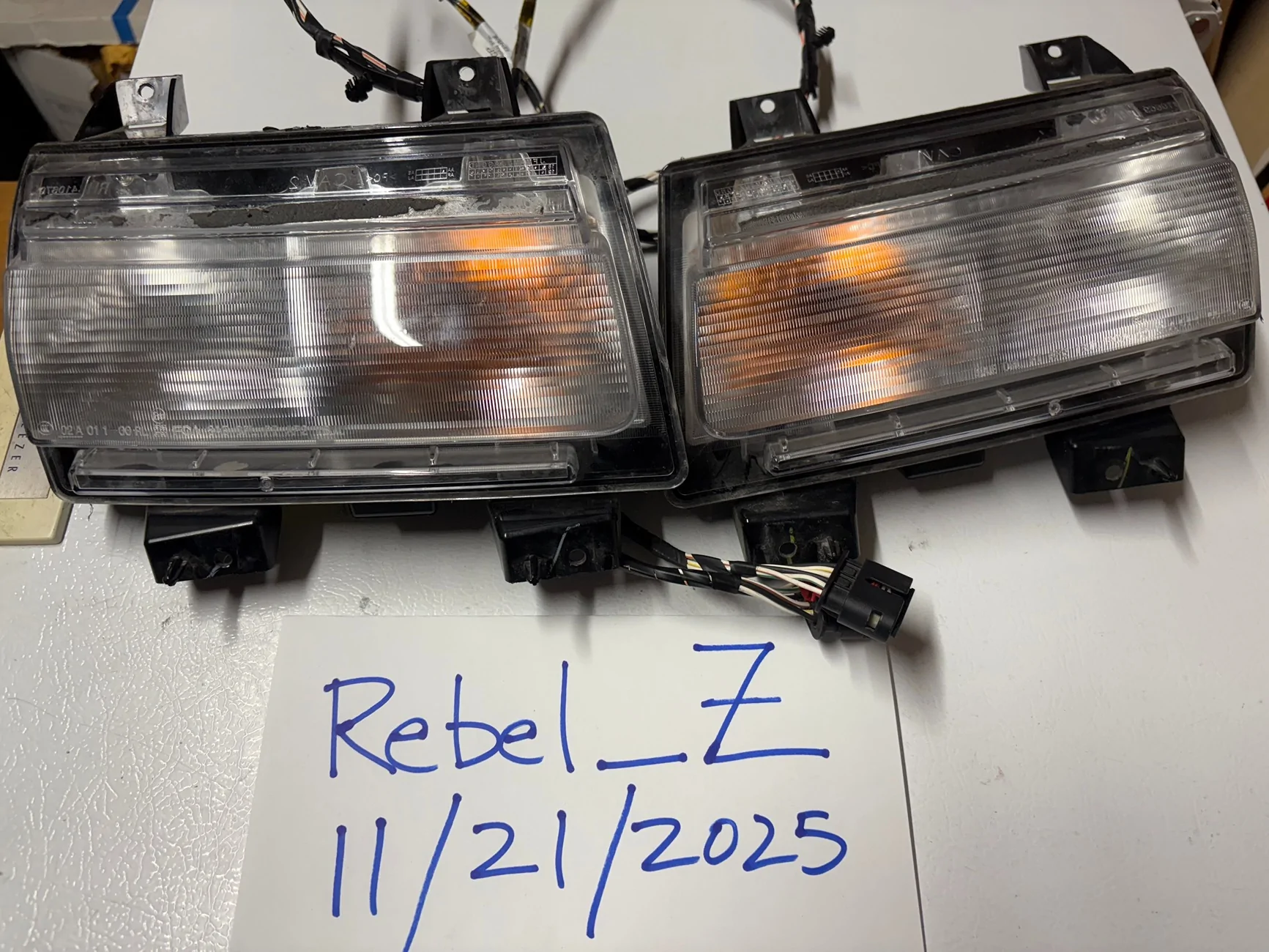 Jeep Gladiator Take offs OEM Mopar Turn Signal Housings (2021 Gladiator Mojave) – Halogen – Fits 2020–2024 JT IMG_0001