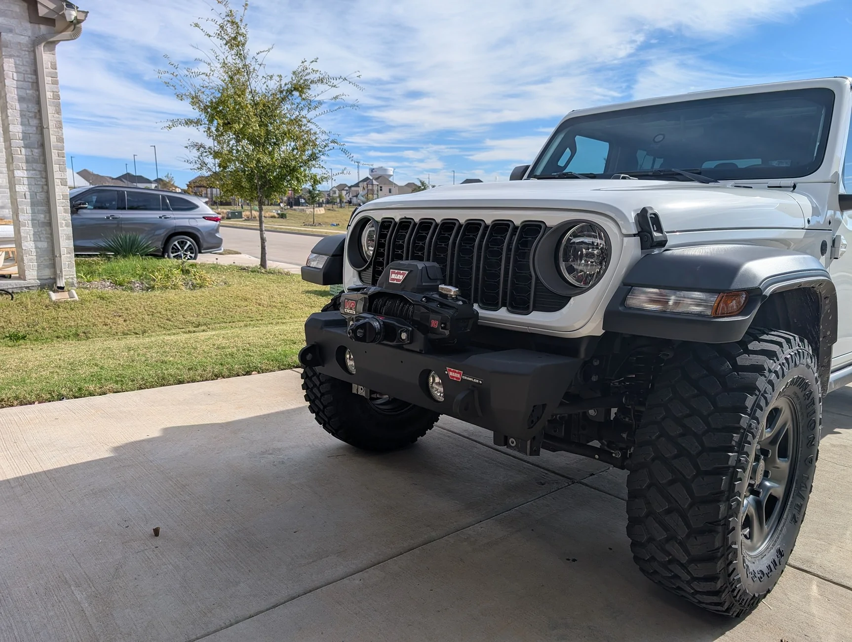Jeep Gladiator Warn Crawler Stubby Front Bumper PXL_20251122_165049625