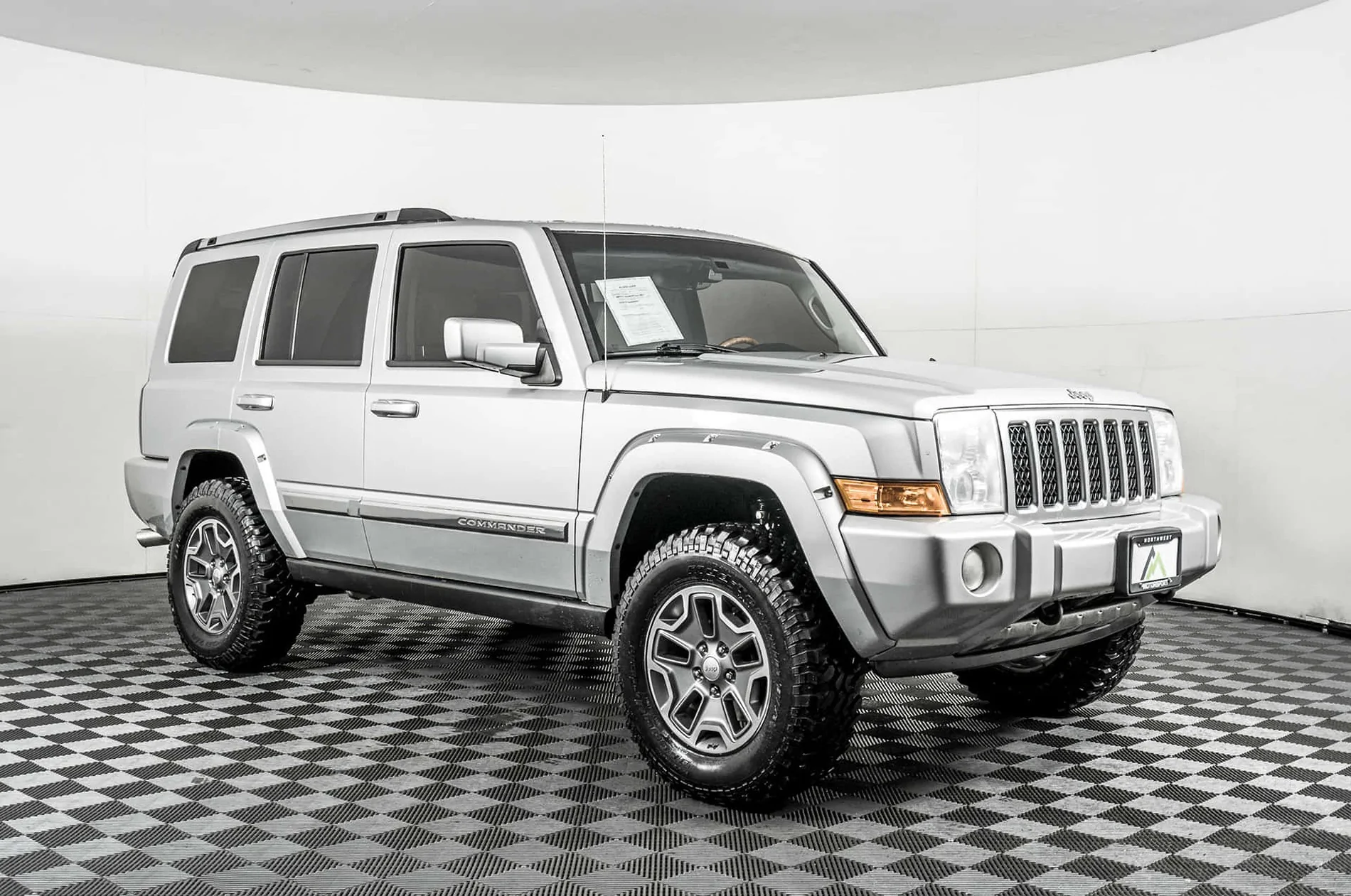 jeep-commander-2048-x-1360-wallpaper-kllw00eyk7rfshlx-3595617701.webp