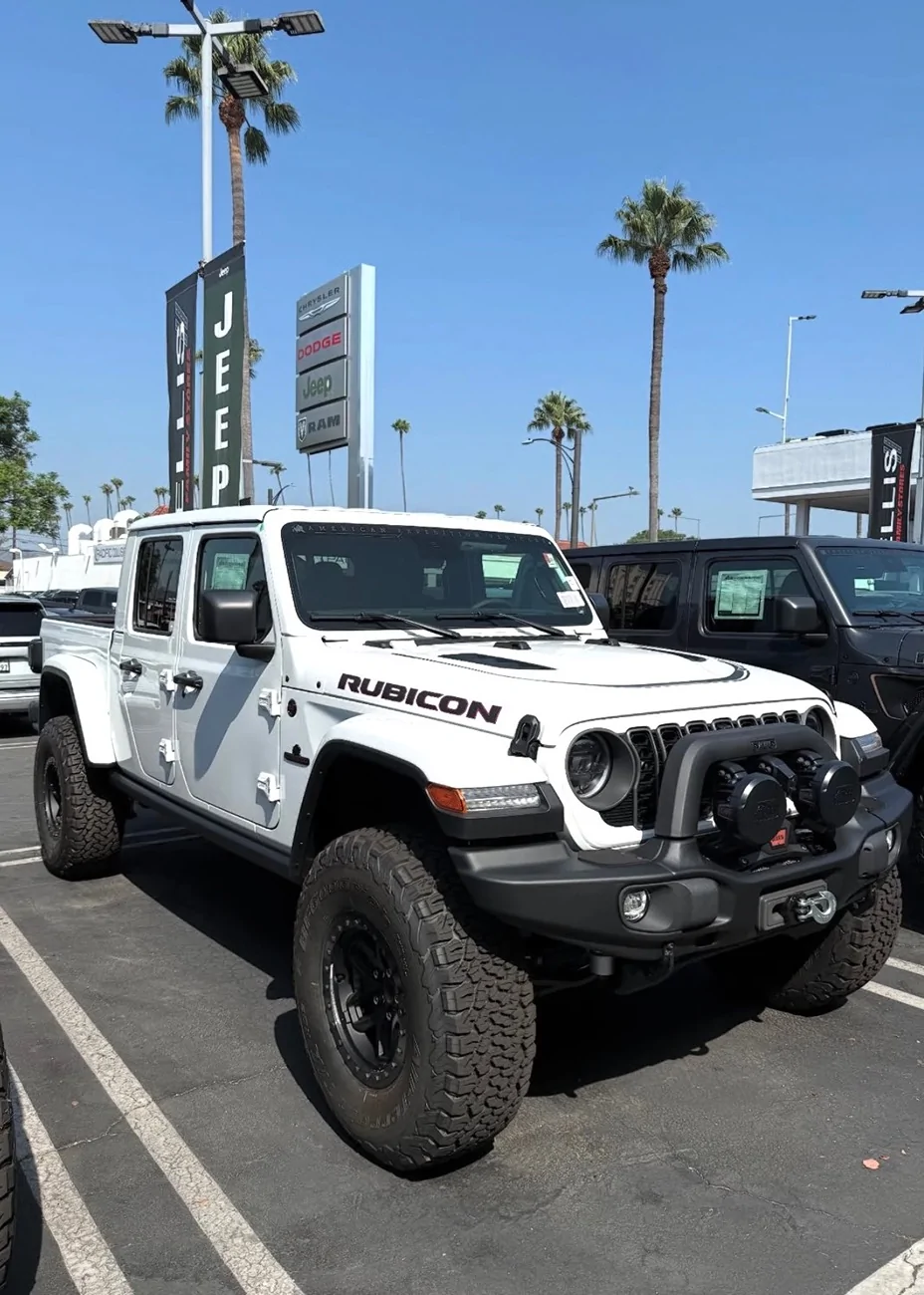 Jeep Gladiator BRIGHT WHITE Gladiator JT Club IMG_0306