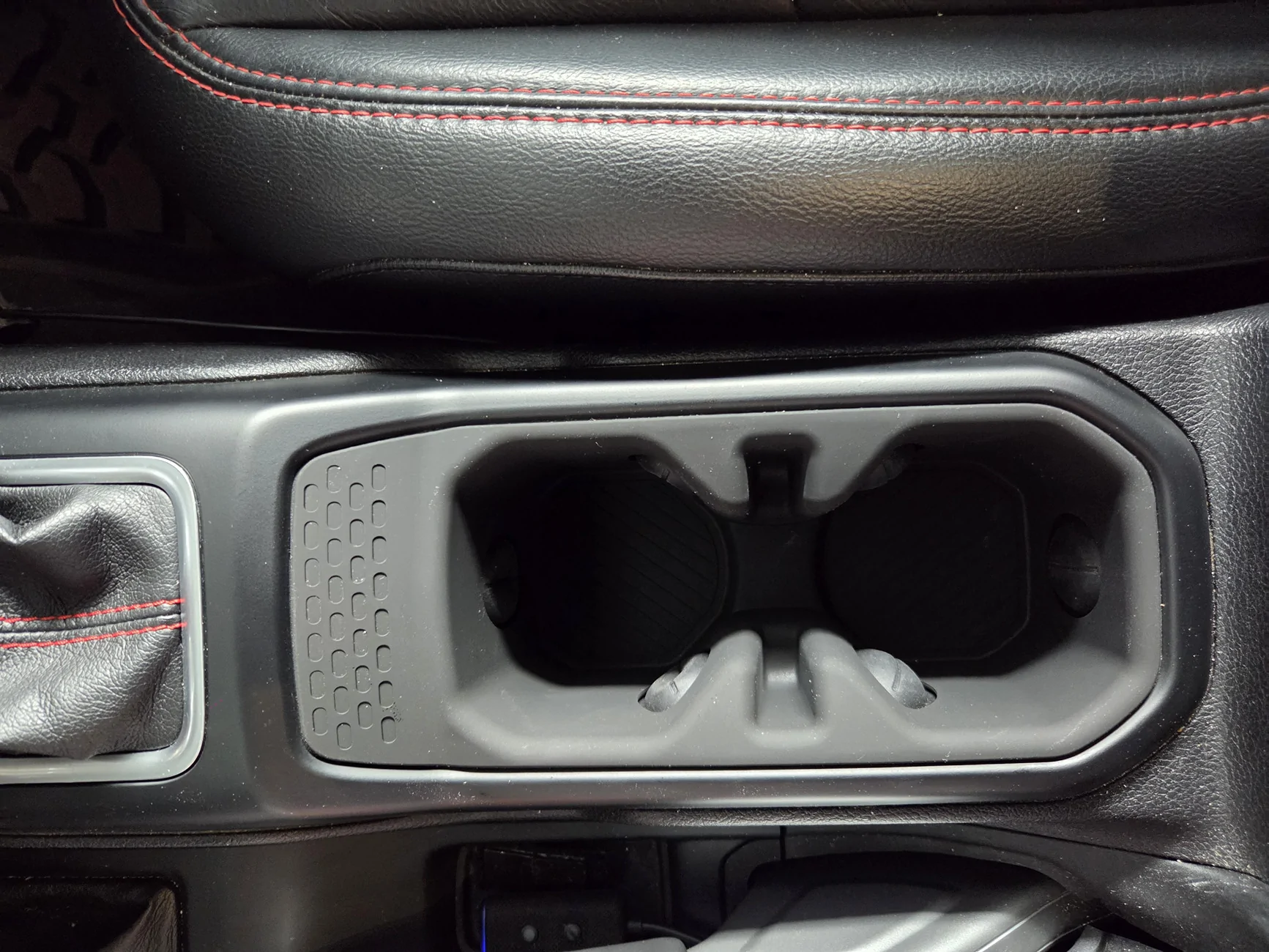 Jeep Gladiator 👍🏼 Tecbaba Cup Holder Insert- This should come stock on the JT/JL... 20251129_151422