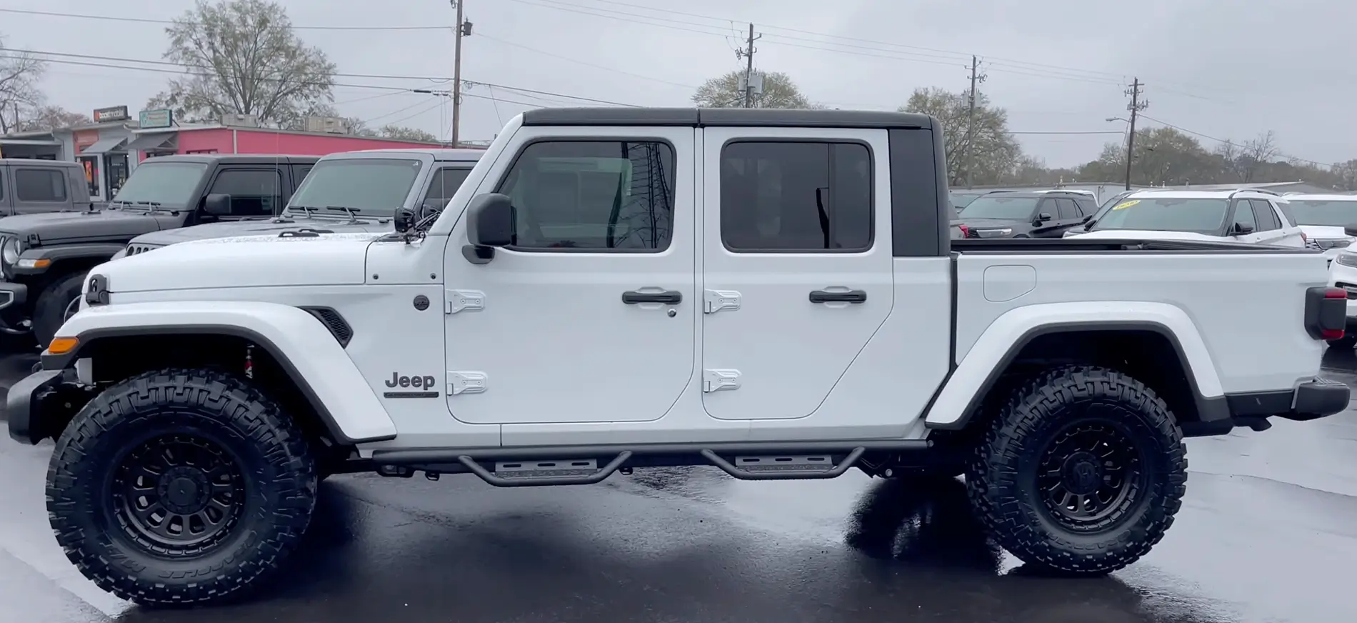 Jeep Gladiator Stuffing Tires on a Leveled High Tide Screenshot 2025-11-30 at 4.41.22 AM
