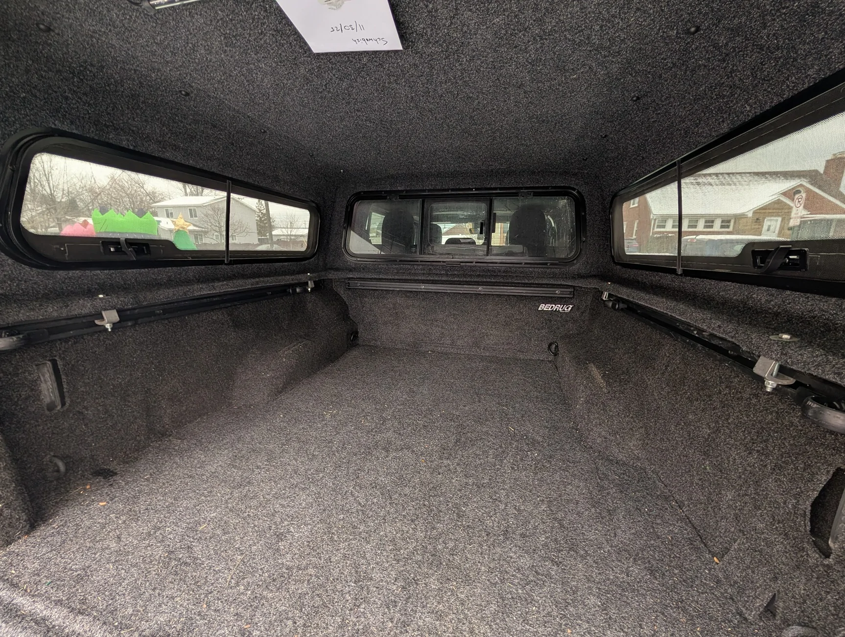 Jeep Gladiator Leer 100XQ Topper - Snazzberry PXL_20251130_194556136