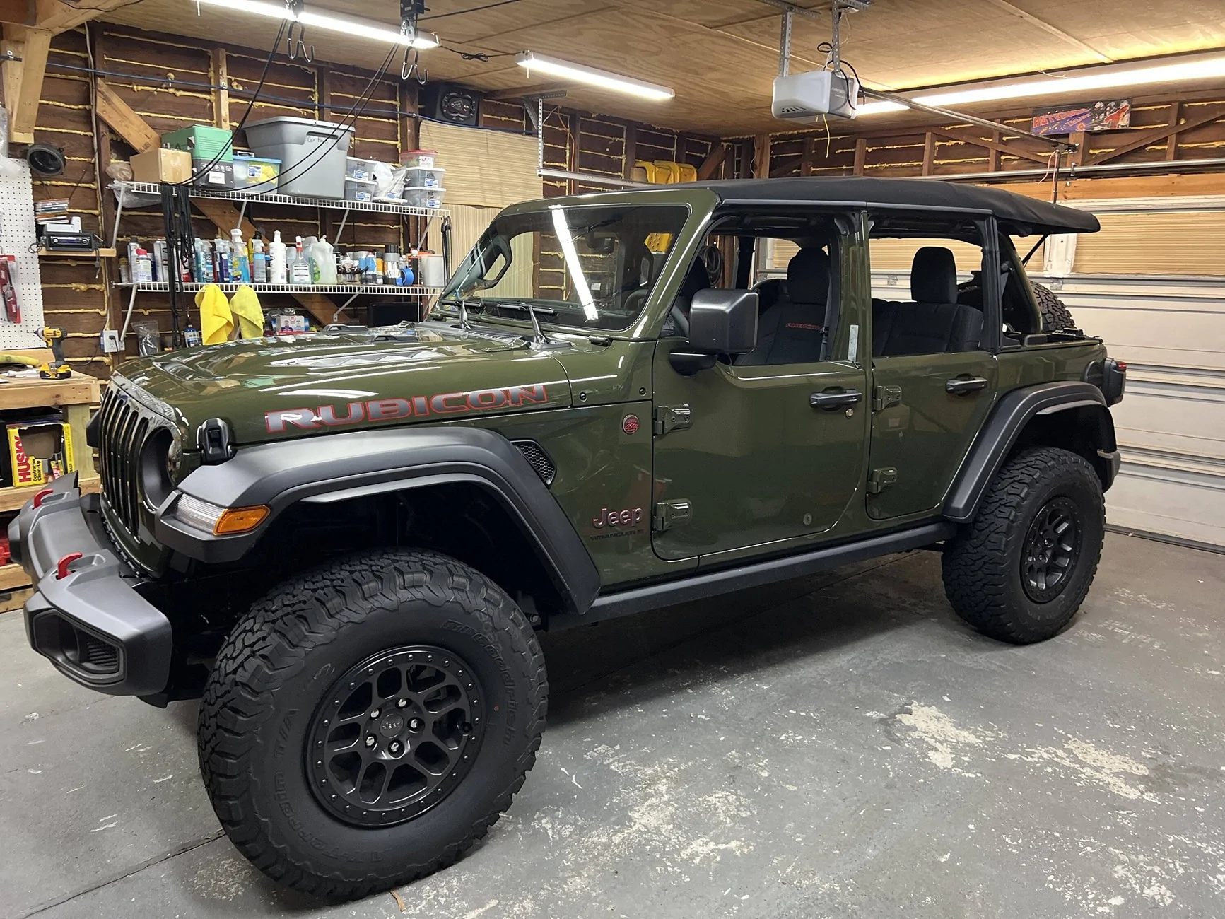 Jeep Gladiator [SCAM] OEM JL|JT: 4-door half doors in Sarge Green with the premium uppers $3500 80D67F57-F083-4129-BE2A-28A11BA48457 (1)