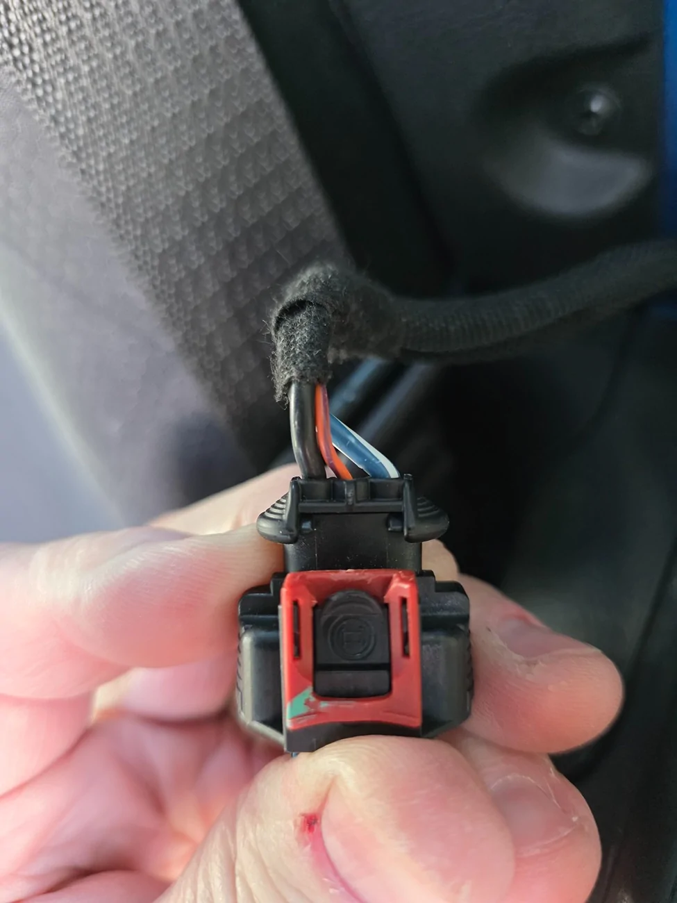 Jeep Gladiator Back window defroster stopped working 20251202_122508