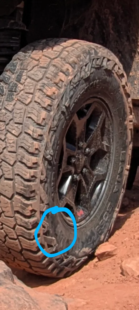 Jeep Gladiator Mickey Thompson Baja Boss AT issues Screenshot_20251203-205959