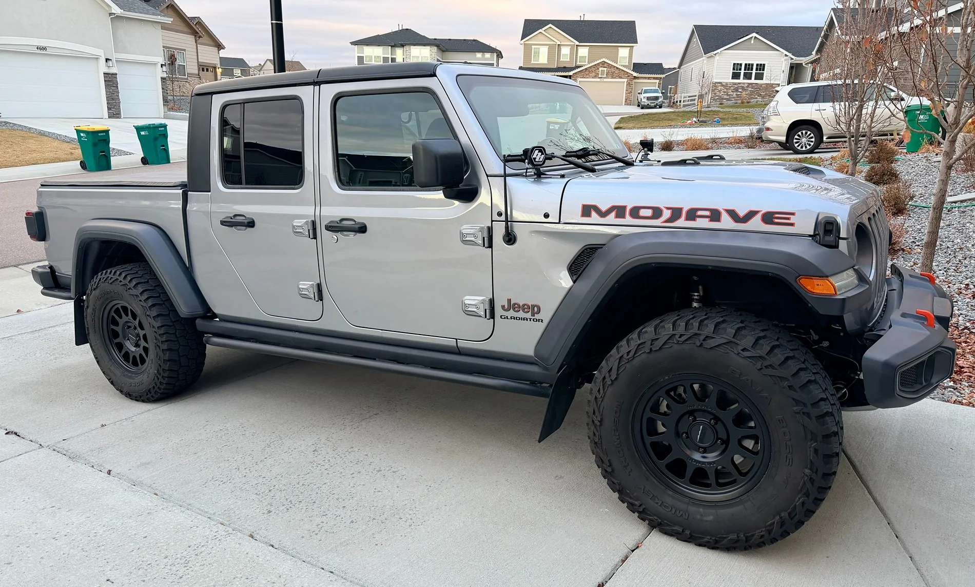 Jeep Gladiator Will it work? 17x8.5 /0 offset/ 4.75 Backspacing with 35x12.50/315x70 x  on a MOJAVE IMG_0101