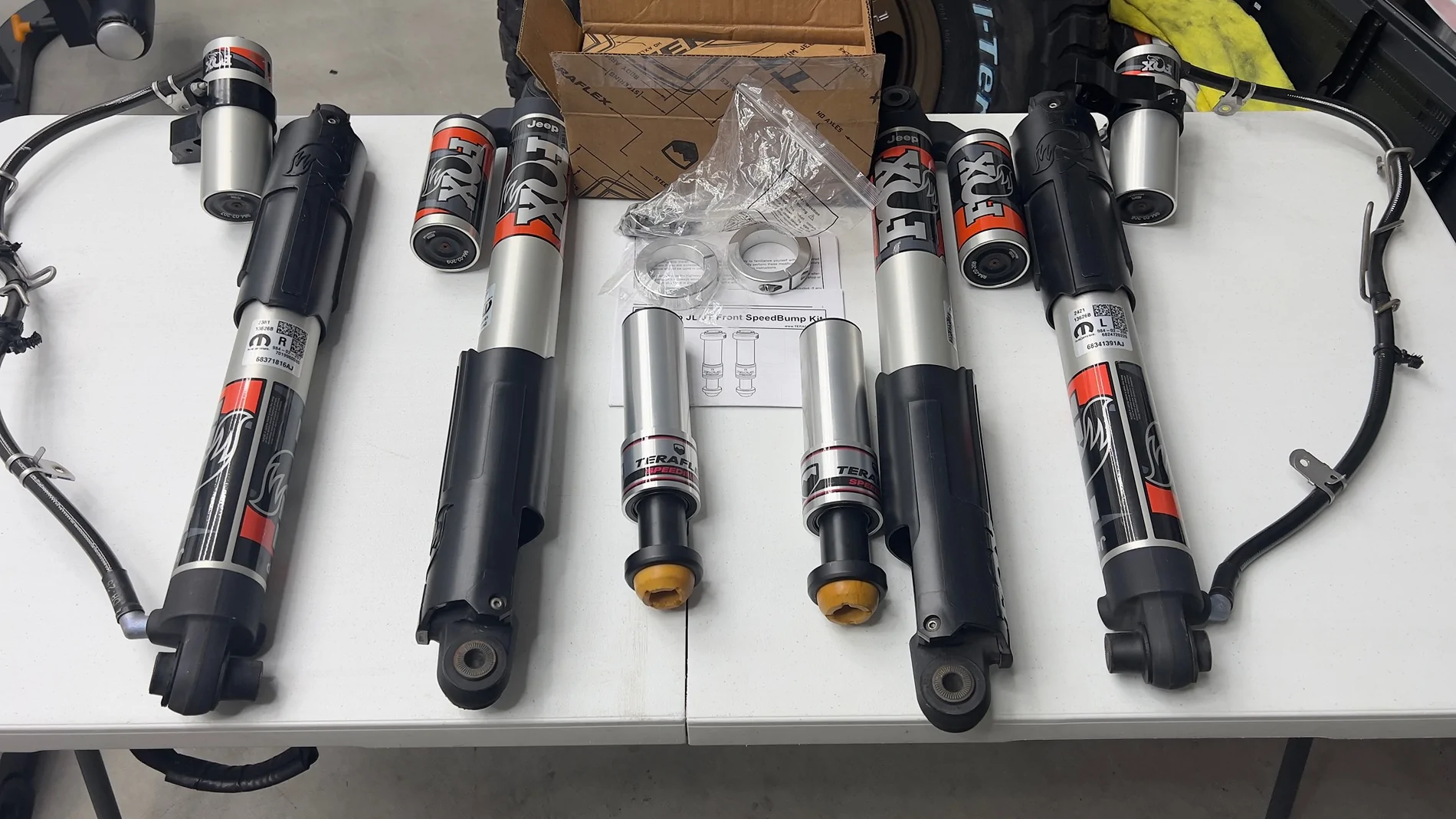 Jeep Gladiator Mojave Fox Shocks 2.5 + Teraflex bump stop IMG_8106
