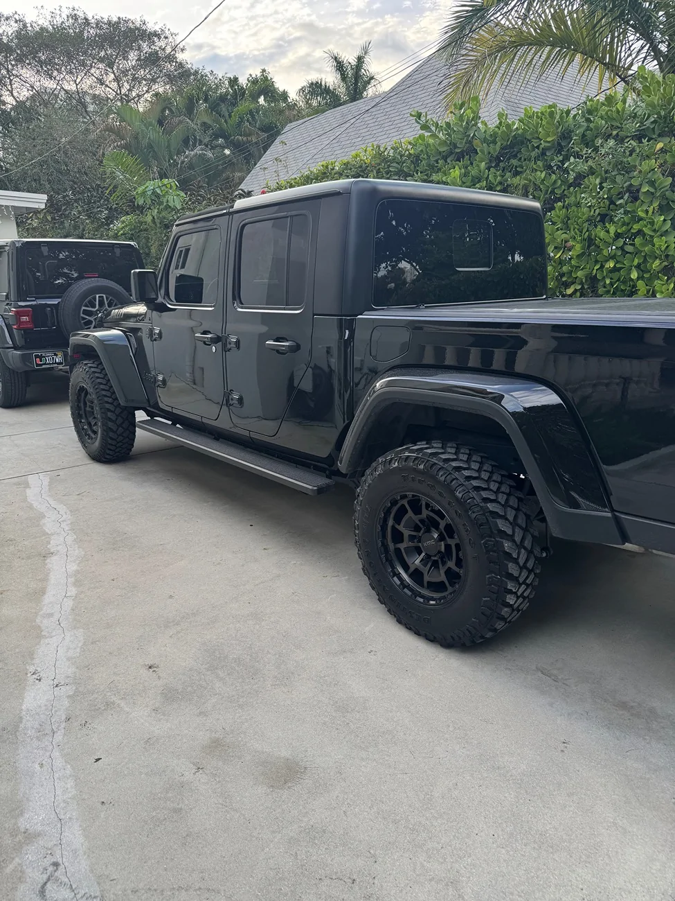 Jeep Gladiator BLACK Gladiator JT Club IMG_3174