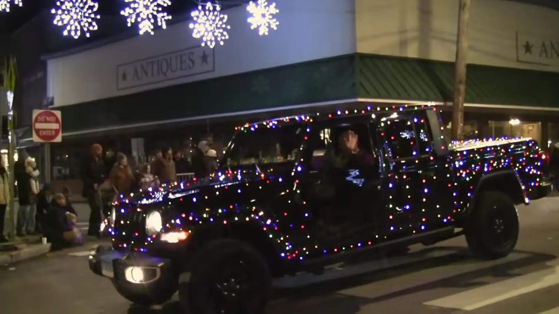Jeep Gladiator What are you guys doing for the holidays this year Screenshot 2025-12-09 6.30.21 PM