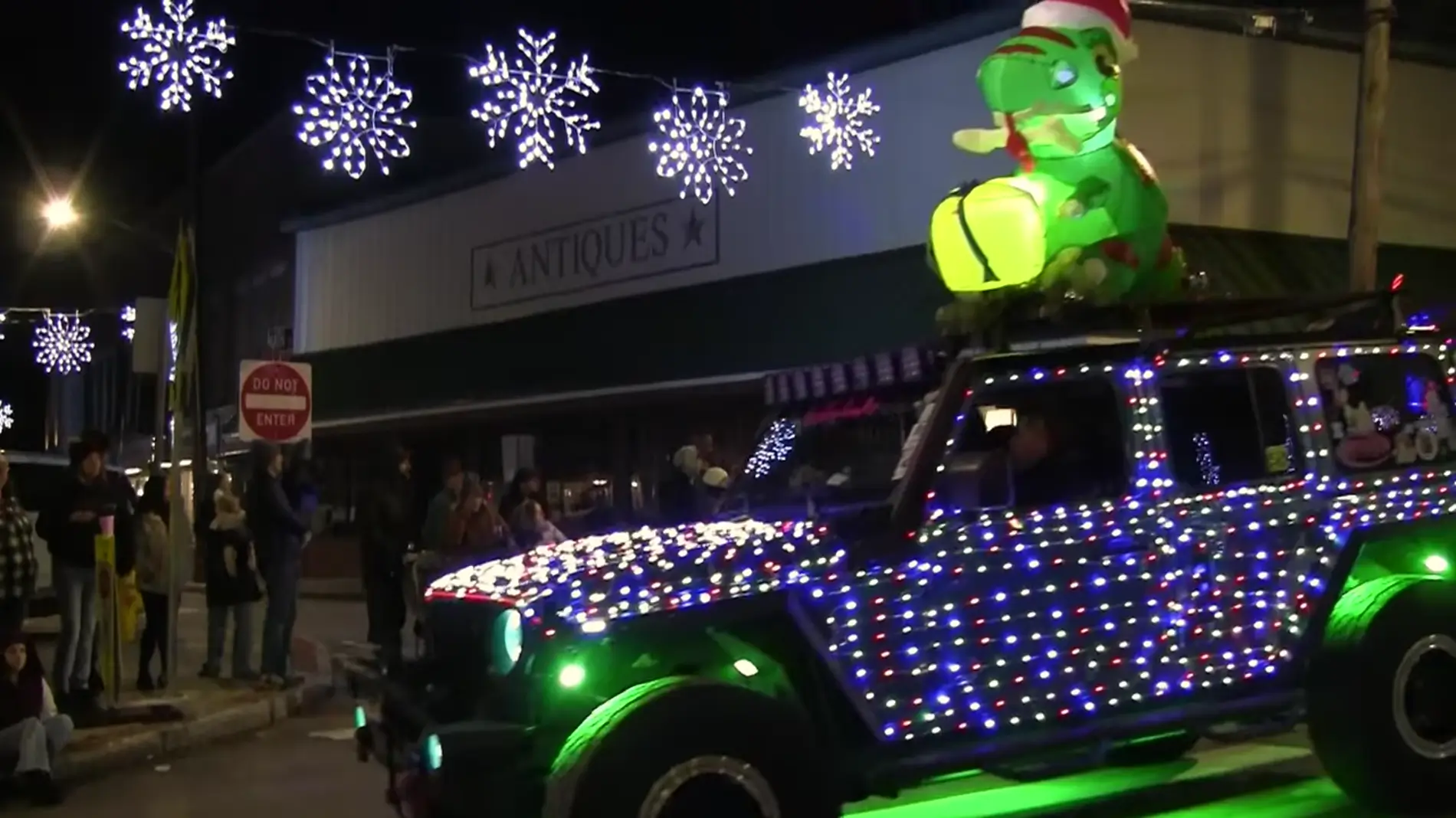 Jeep Gladiator What are you guys doing for the holidays this year Screenshot 2025-12-09 6.33.33 PM