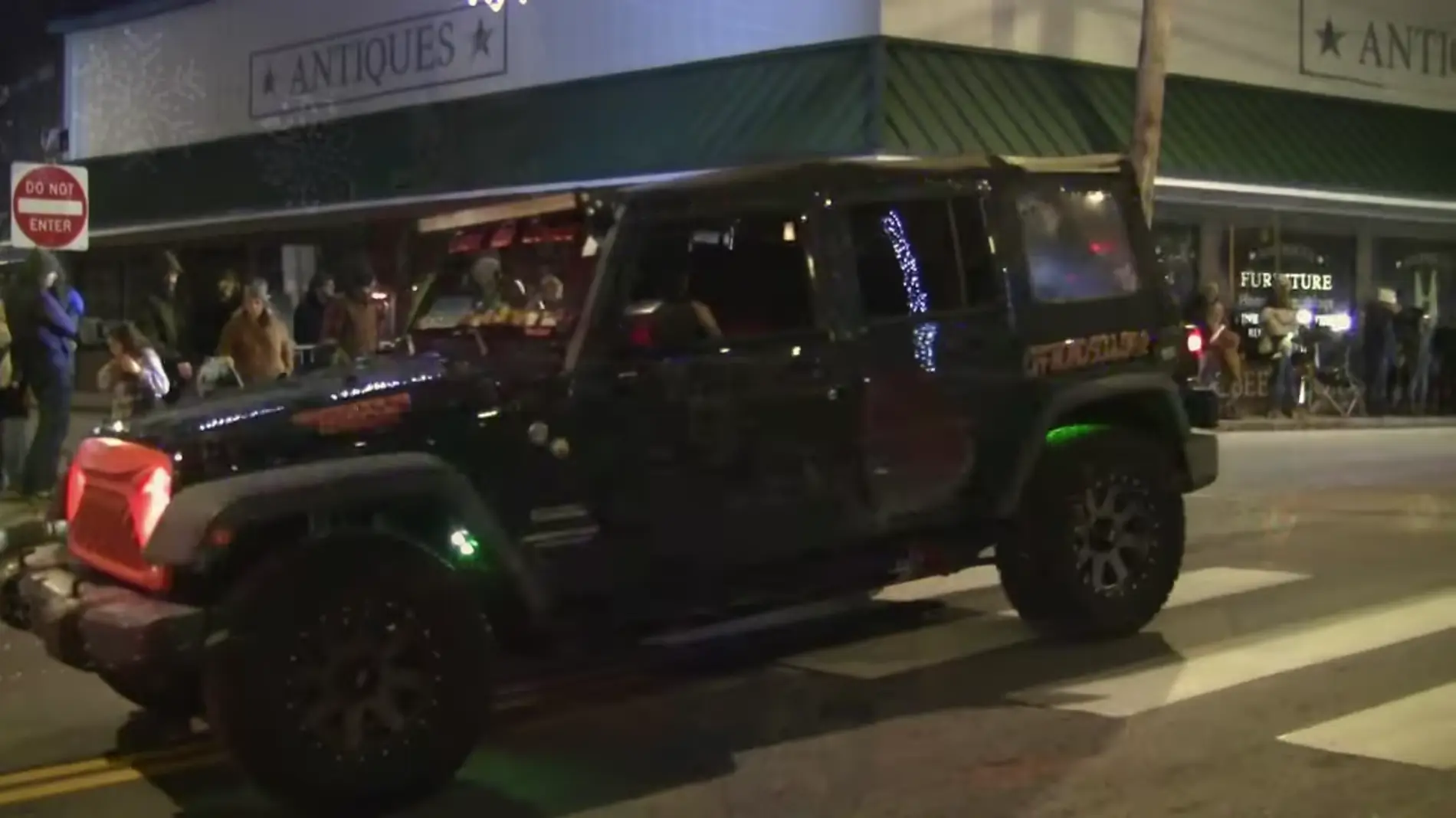 Jeep Gladiator What are you guys doing for the holidays this year Screenshot 2025-12-09 6.36.14 PM