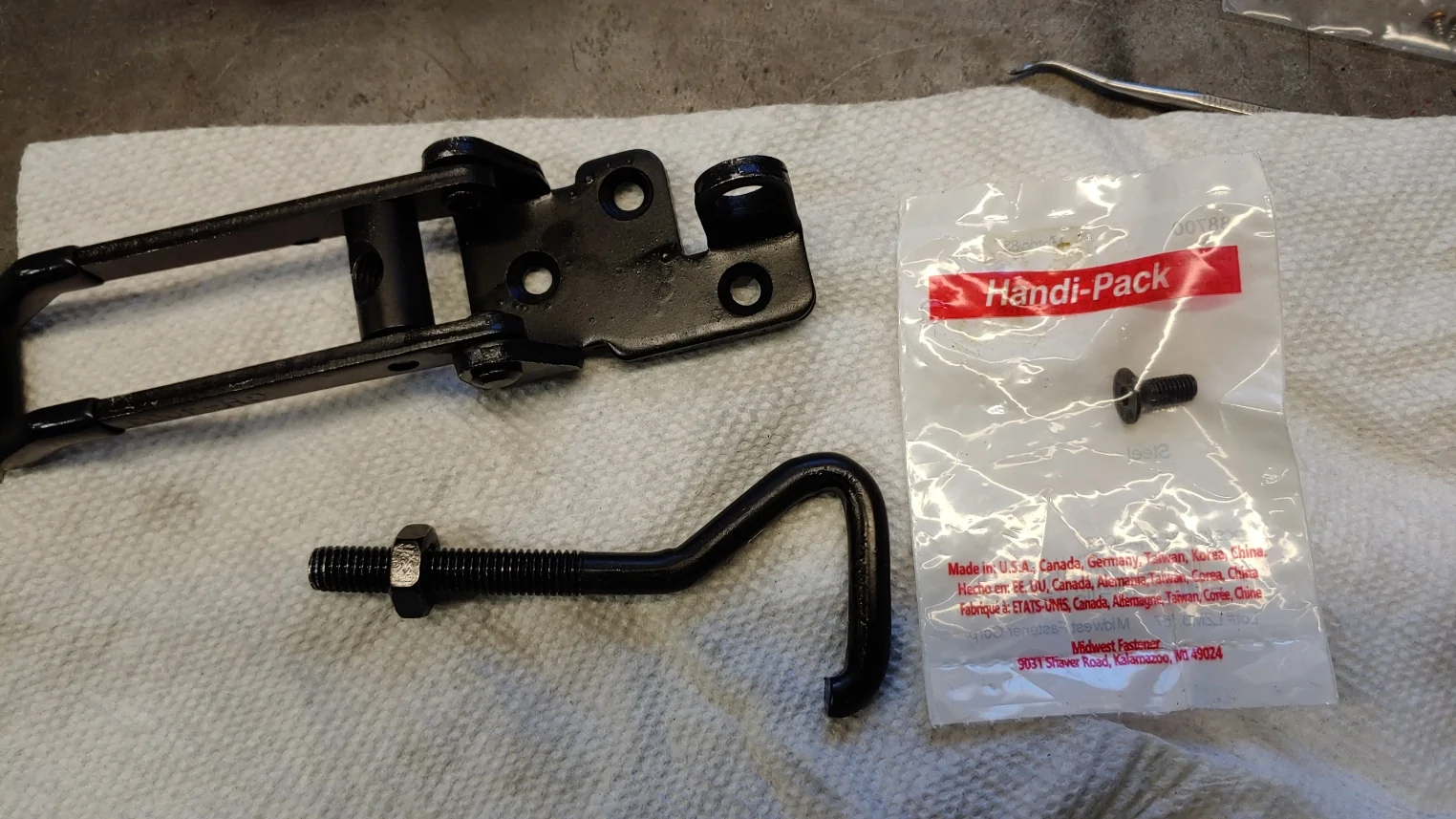 Jeep Gladiator Mopar soft rolling tonneau cover strap replacement 20220205_123152