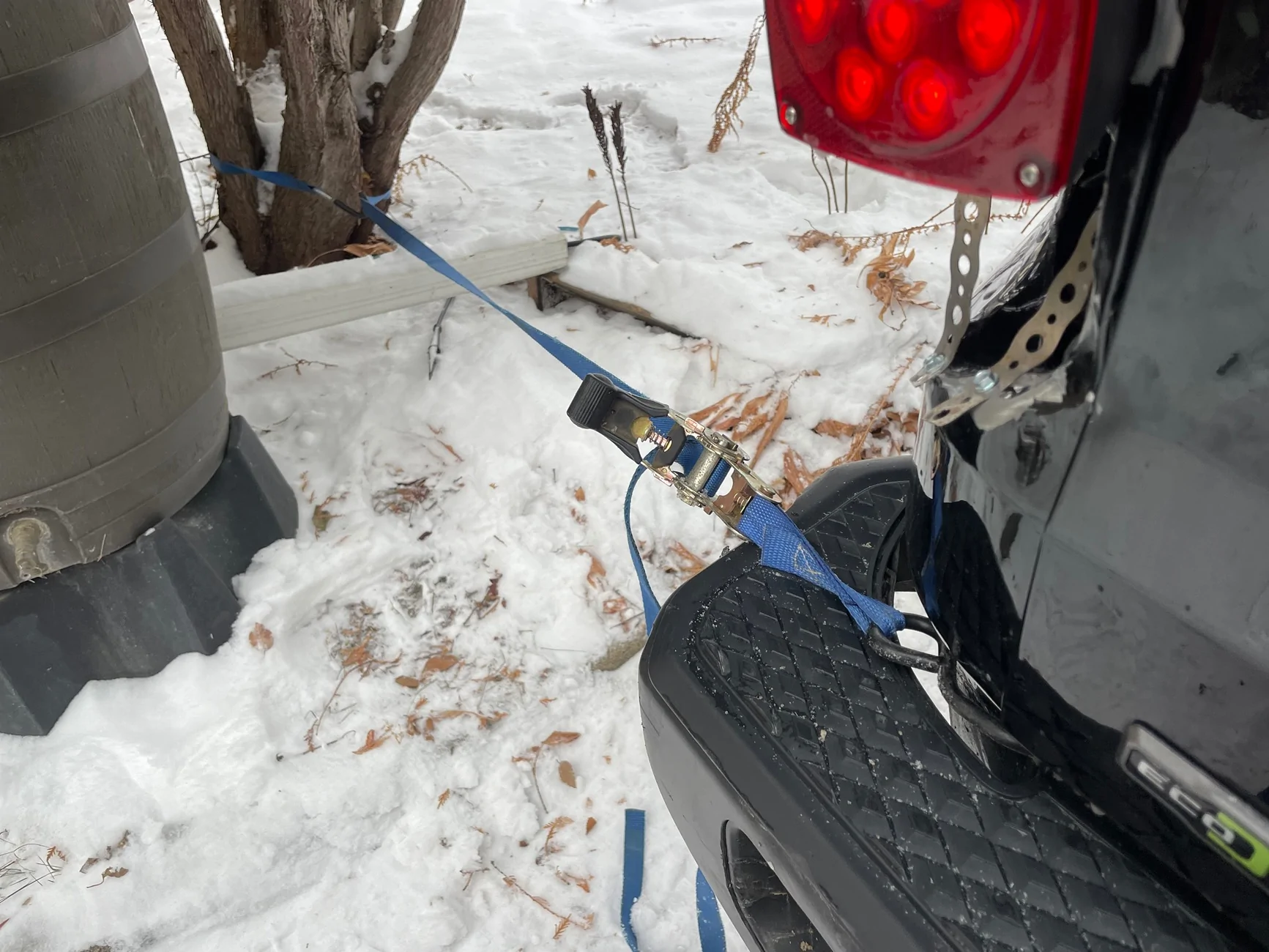 Jeep Gladiator ISO Help finding method to 'pull' Rear Driver Panel out/away from Tailgate after accident. IMG_4297