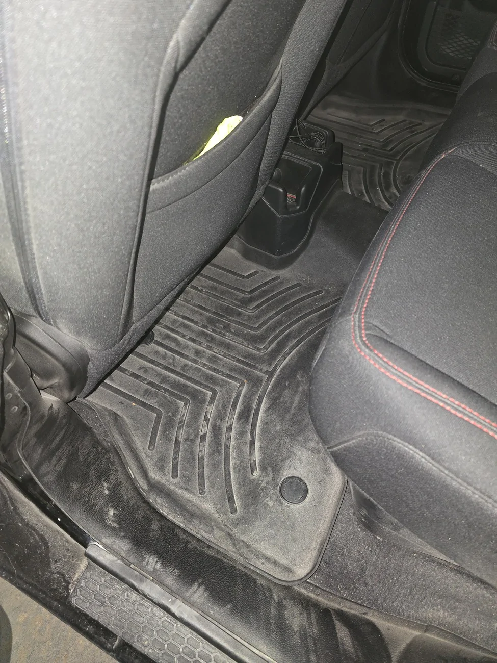 Jeep Gladiator 3W liners vs Weathertech with pics 20251212_185303
