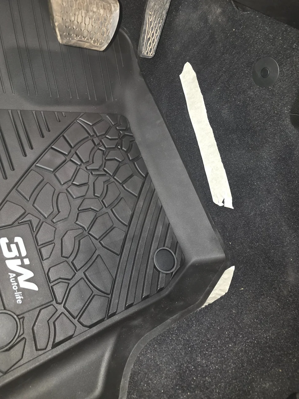 Jeep Gladiator 3W liners vs Weathertech with pics 20251212_191509