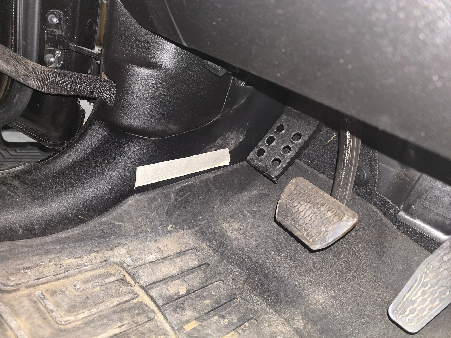 Jeep Gladiator 3W liners vs Weathertech with pics 20251212_191428