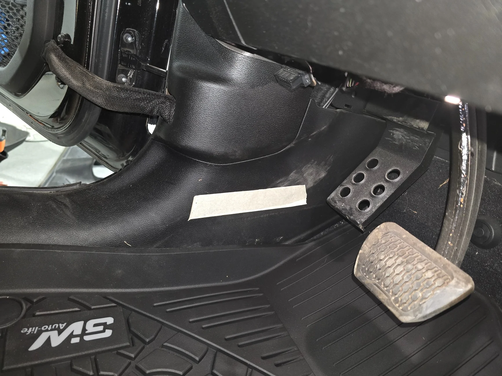 Jeep Gladiator 3W liners vs Weathertech with pics 20251212_191513