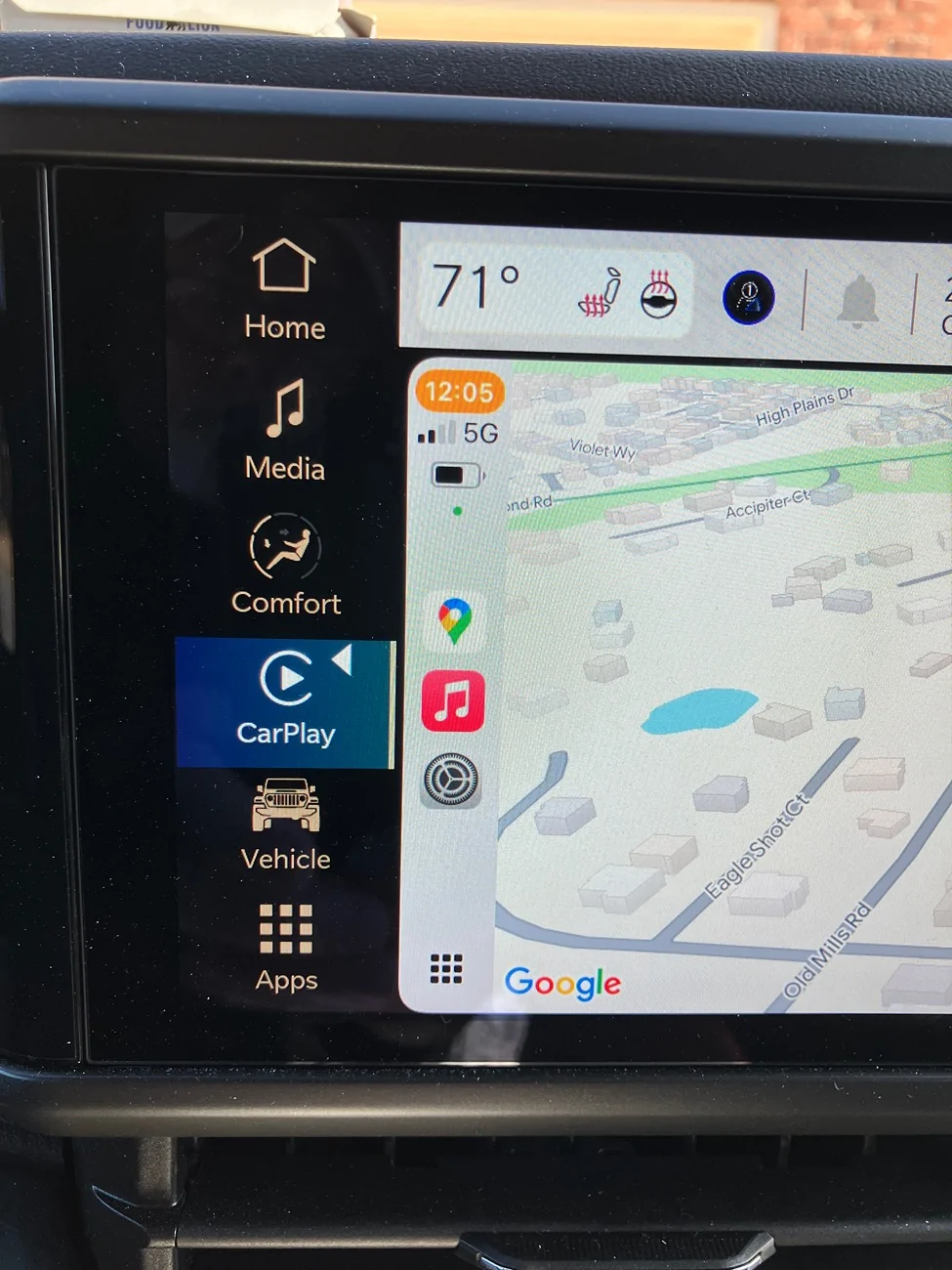Jeep Gladiator U-connect and/or Carplay update changes the blue arrow on Google maps to a pic of a small vehicle...? IMG_5341