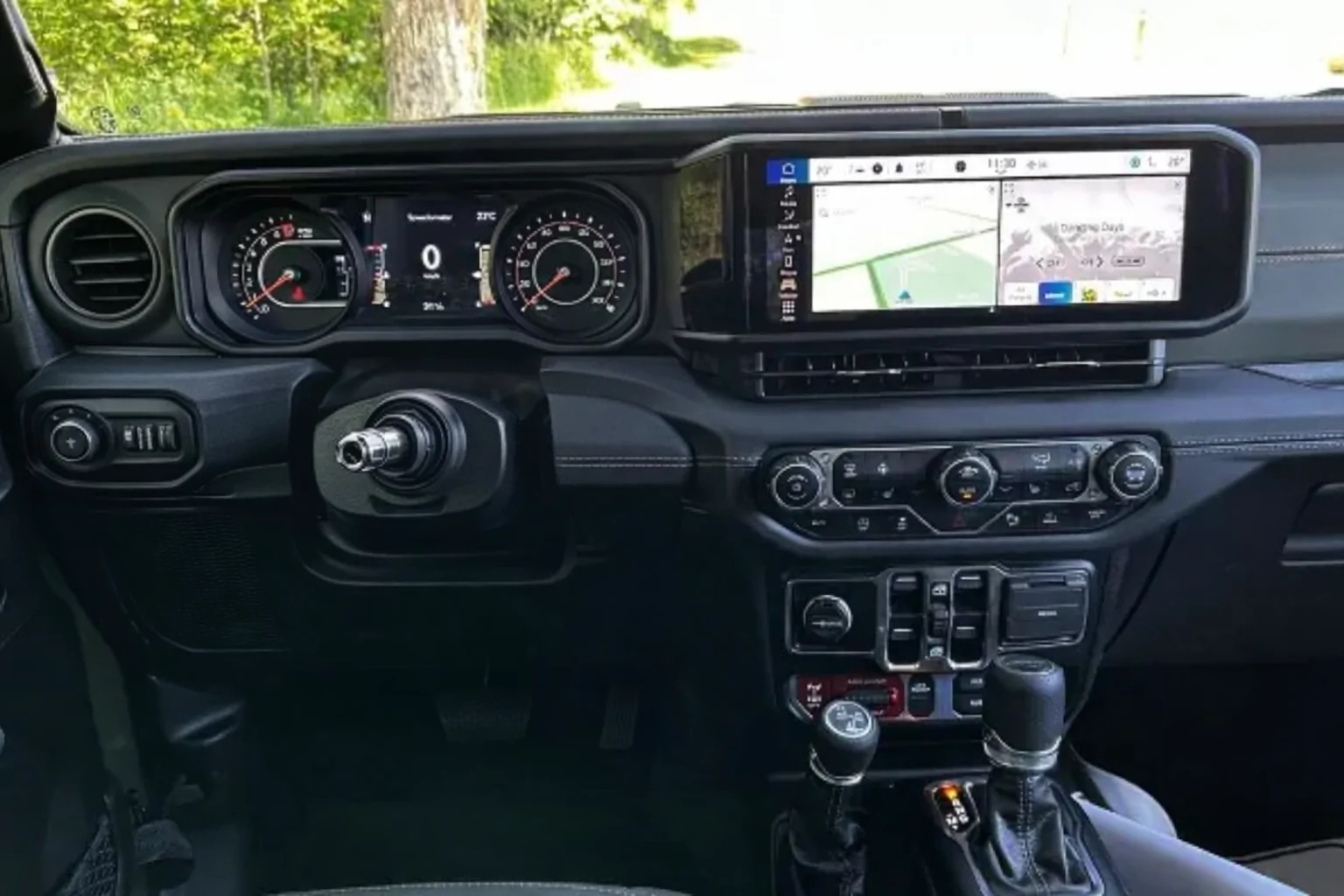 Jeep Gladiator IF your 2025 Mojave/X came in with a Sport steering wheel, make the dealer replace it file_000000000d5871f5ad11949fd1521d02