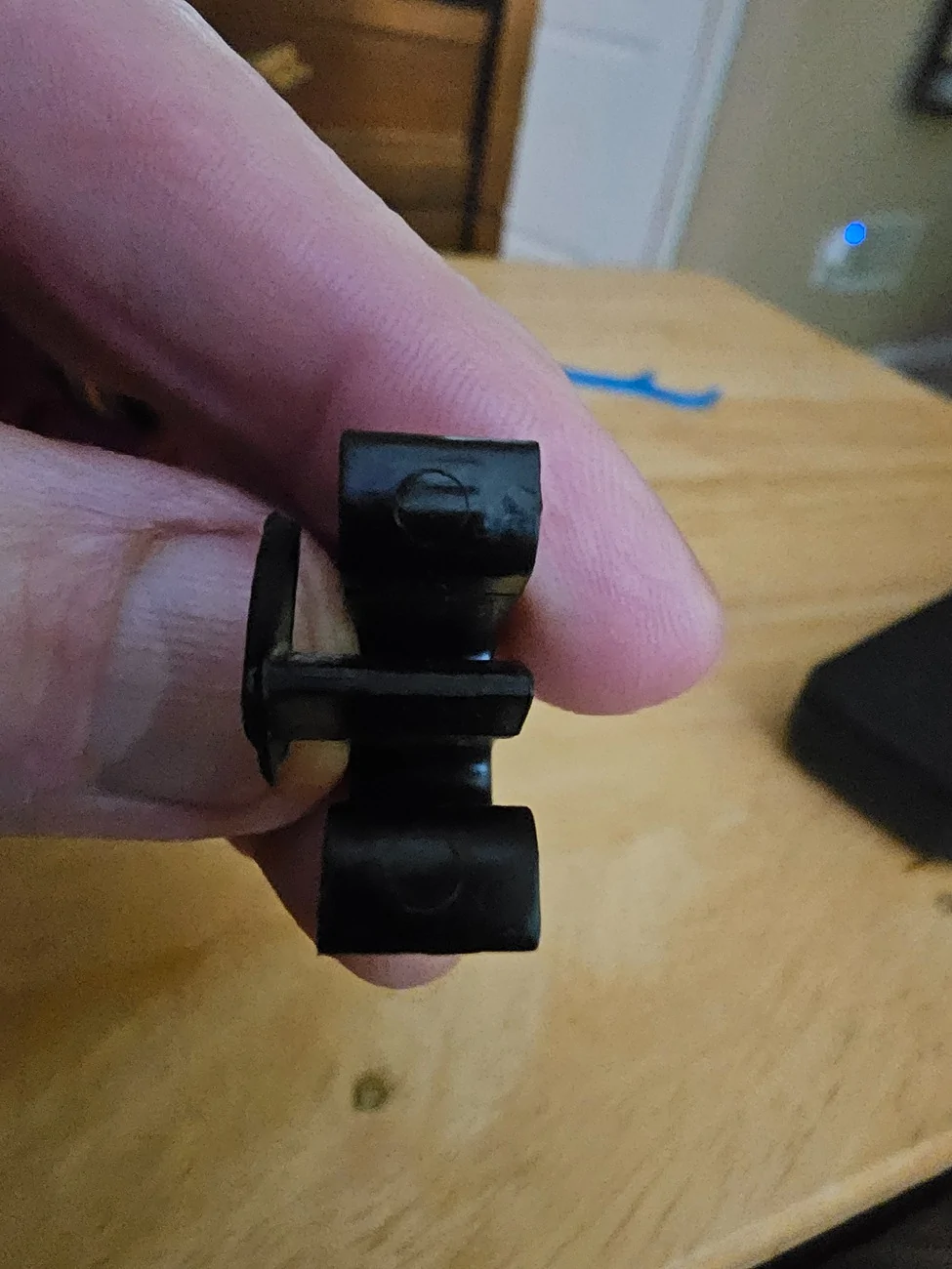 Jeep Gladiator Help identifying a part/clip 20251218_190020