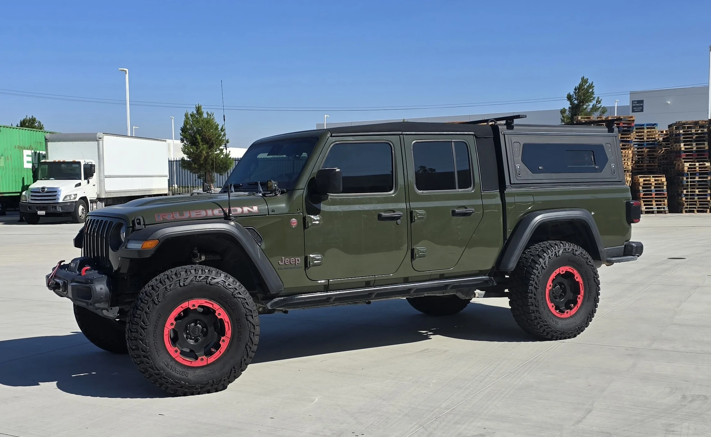 Jeep Gladiator Alu-Cab Contour Canopy Roll Call - not Camper 20250708_091744
