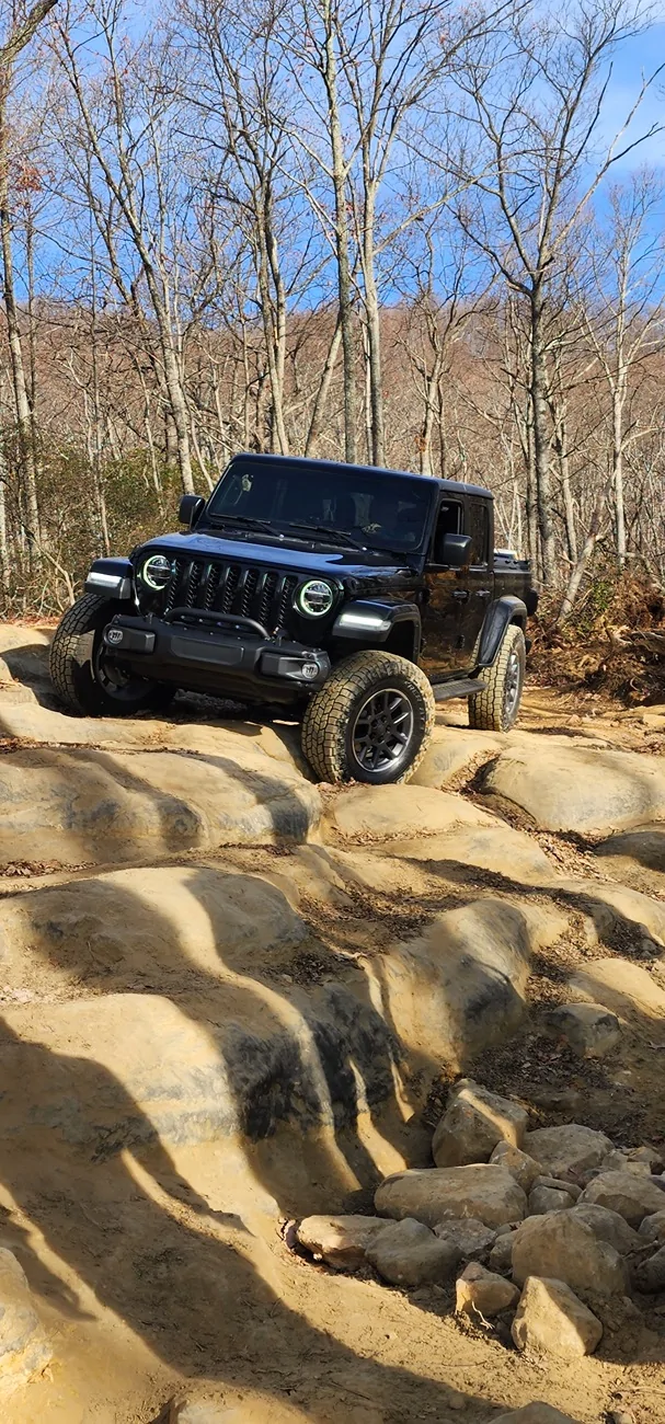 Jeep Gladiator 2026 Gladiator Sahara Trim Announced 20221126_095413