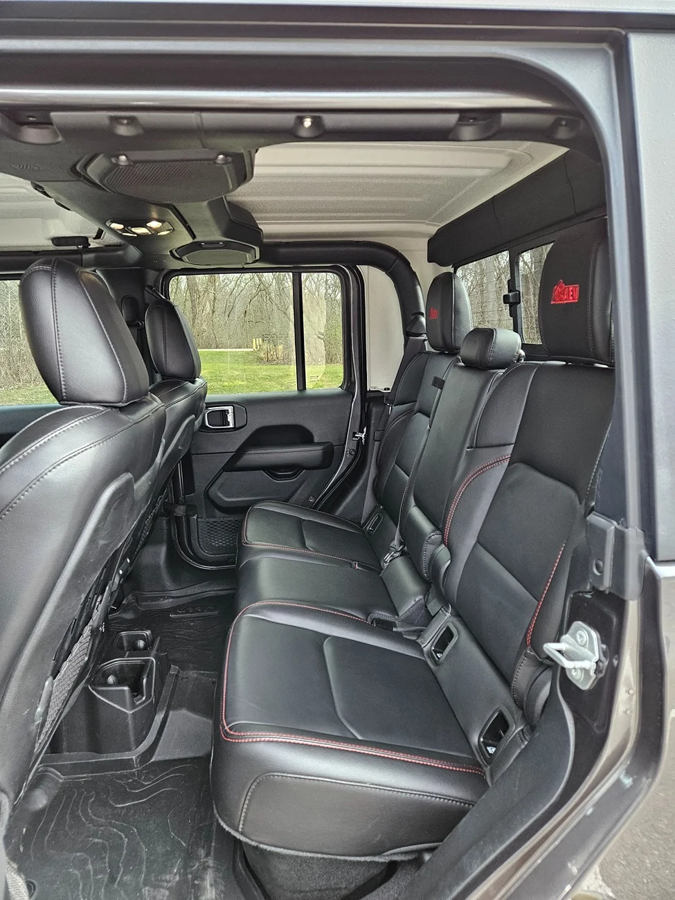Jeep Gladiator Built 2021 Gladiator Rubicon AEV JT370 ($56,000) 20251117_133255