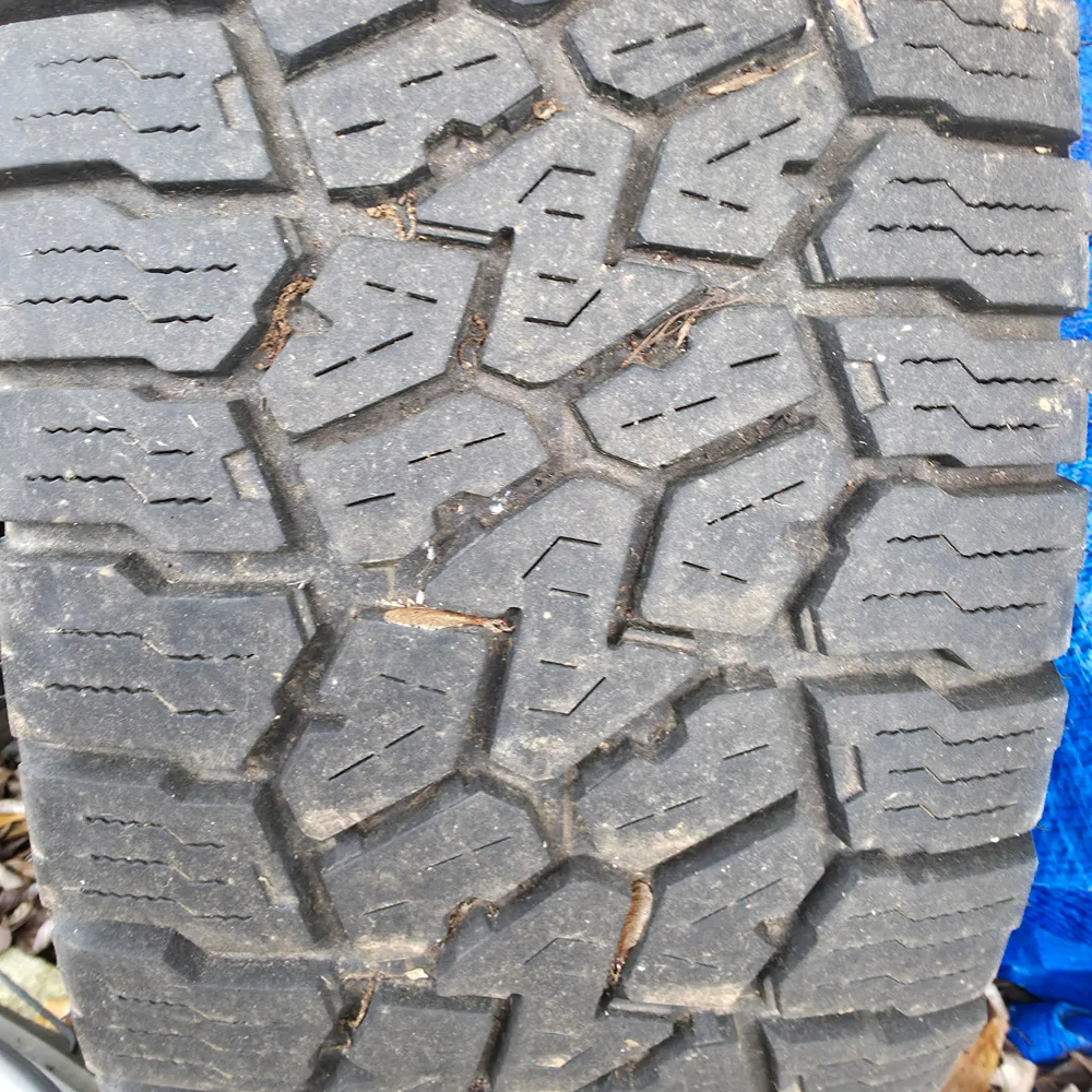 Jeep Gladiator FALKEN AT TIRES WITH STEEL WHEEL - $80 EACH LT285/70R17 AT3W 2-at
