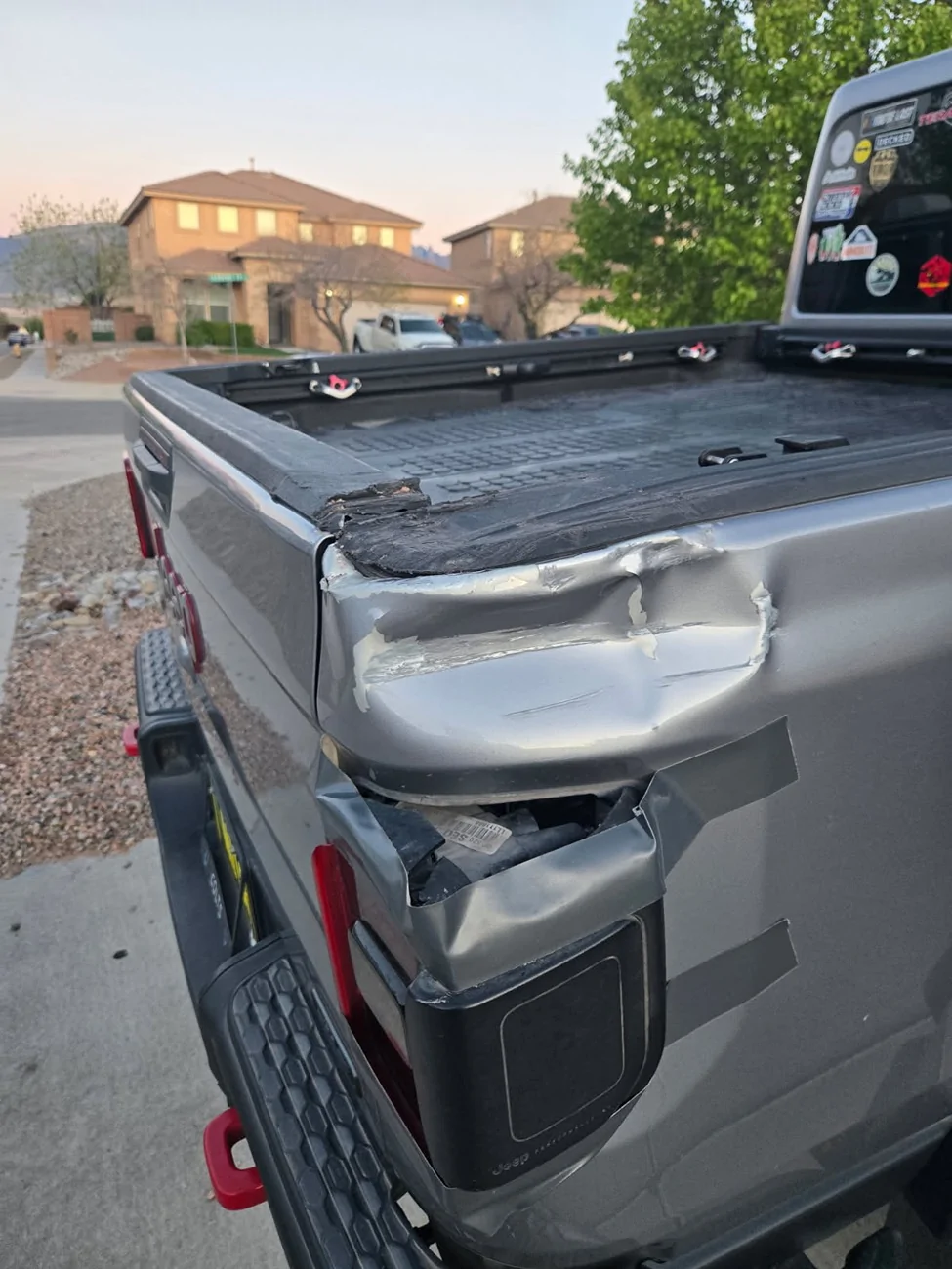 Jeep Gladiator Too ambitious: major body damage.  What would you do here? (Bed Damage) IMG_0281
