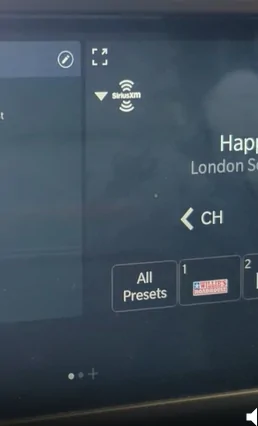 Jeep Gladiator has anyone seen a radio screen do this? 1766506165737-95