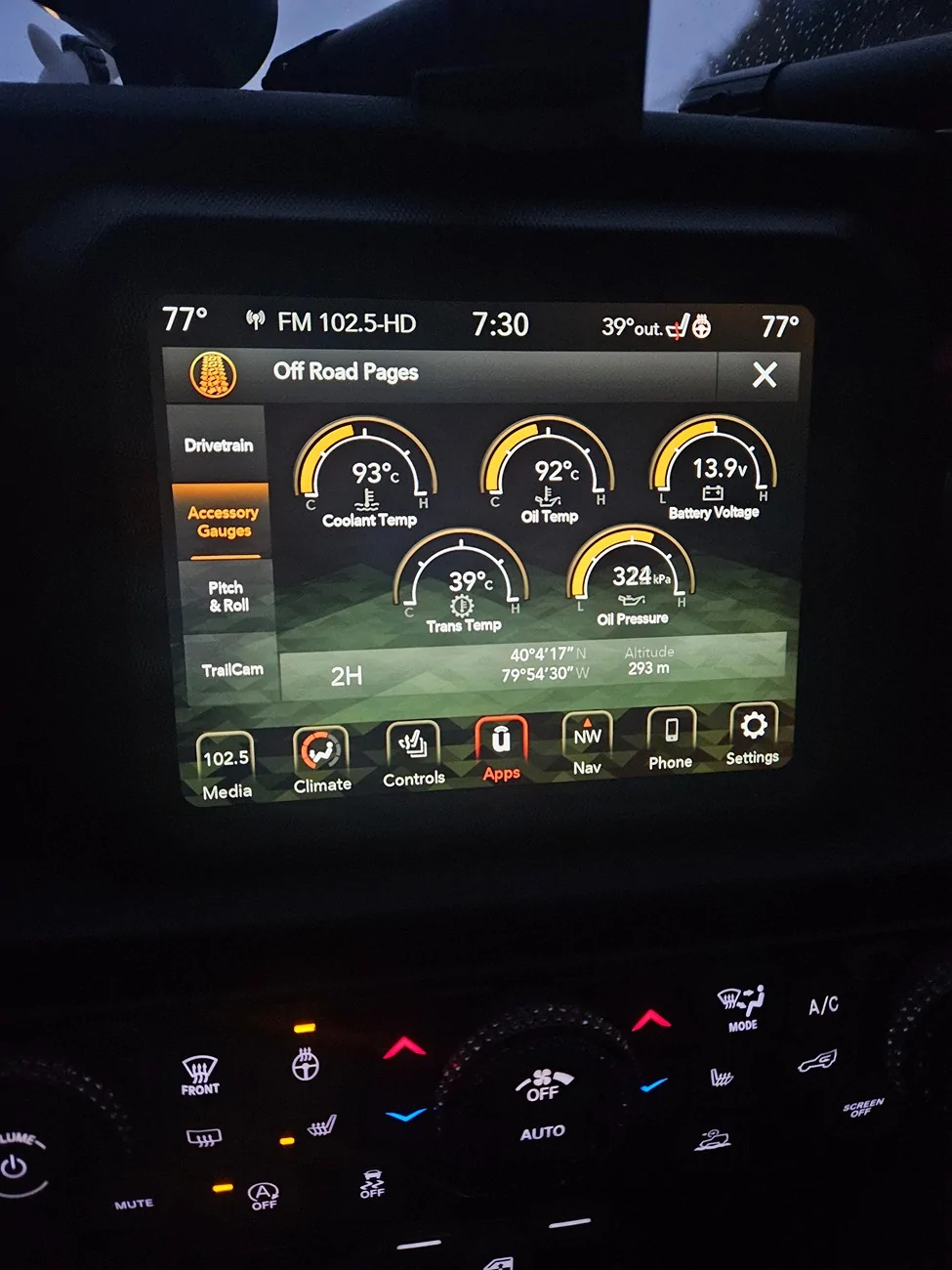 Jeep Gladiator has anyone seen a radio screen do this? 20251223_073052