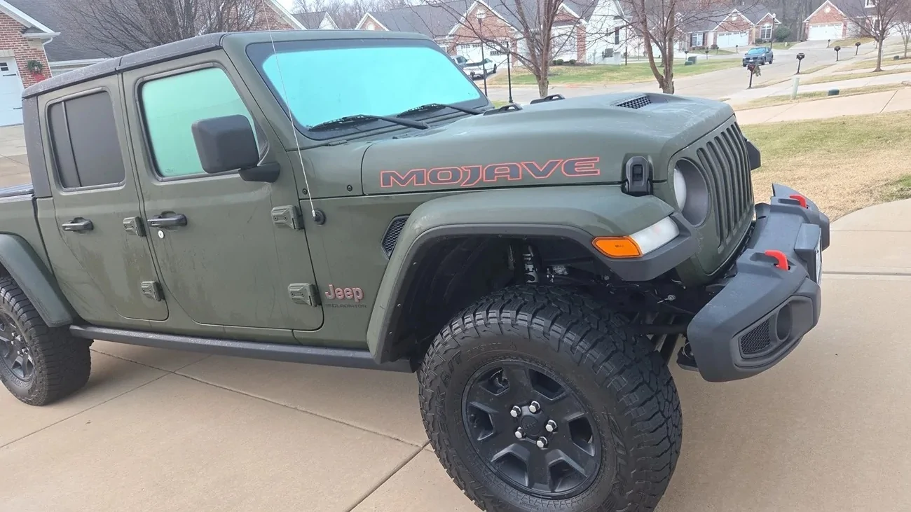 Jeep Gladiator What do y'all think about this price? I wanted to know if it’s a good price for it. 2 previous owners 454038-dd6e541356f4d4a54d1840f2fd05bb41