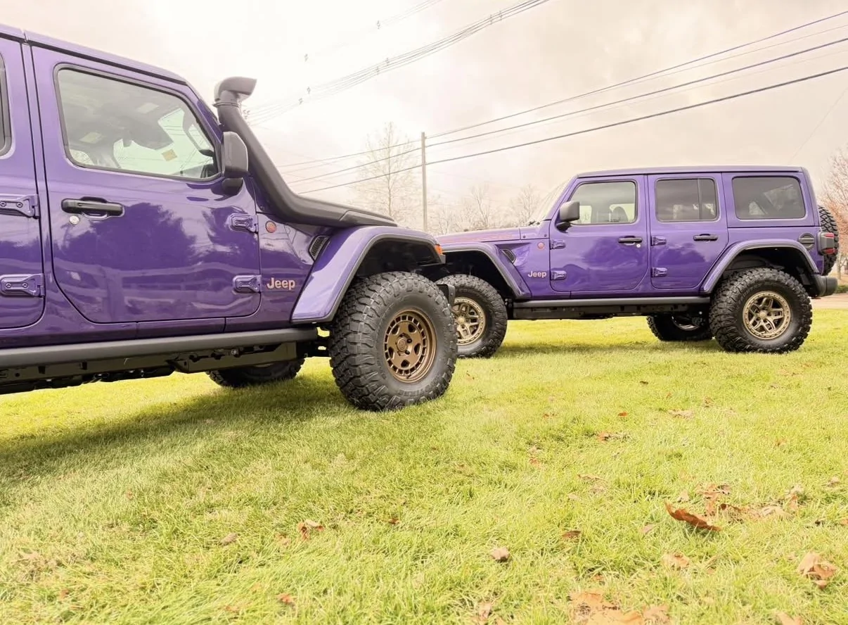 Jeep Gladiator Jeeps Parking Next To Jeeps IMG_1668