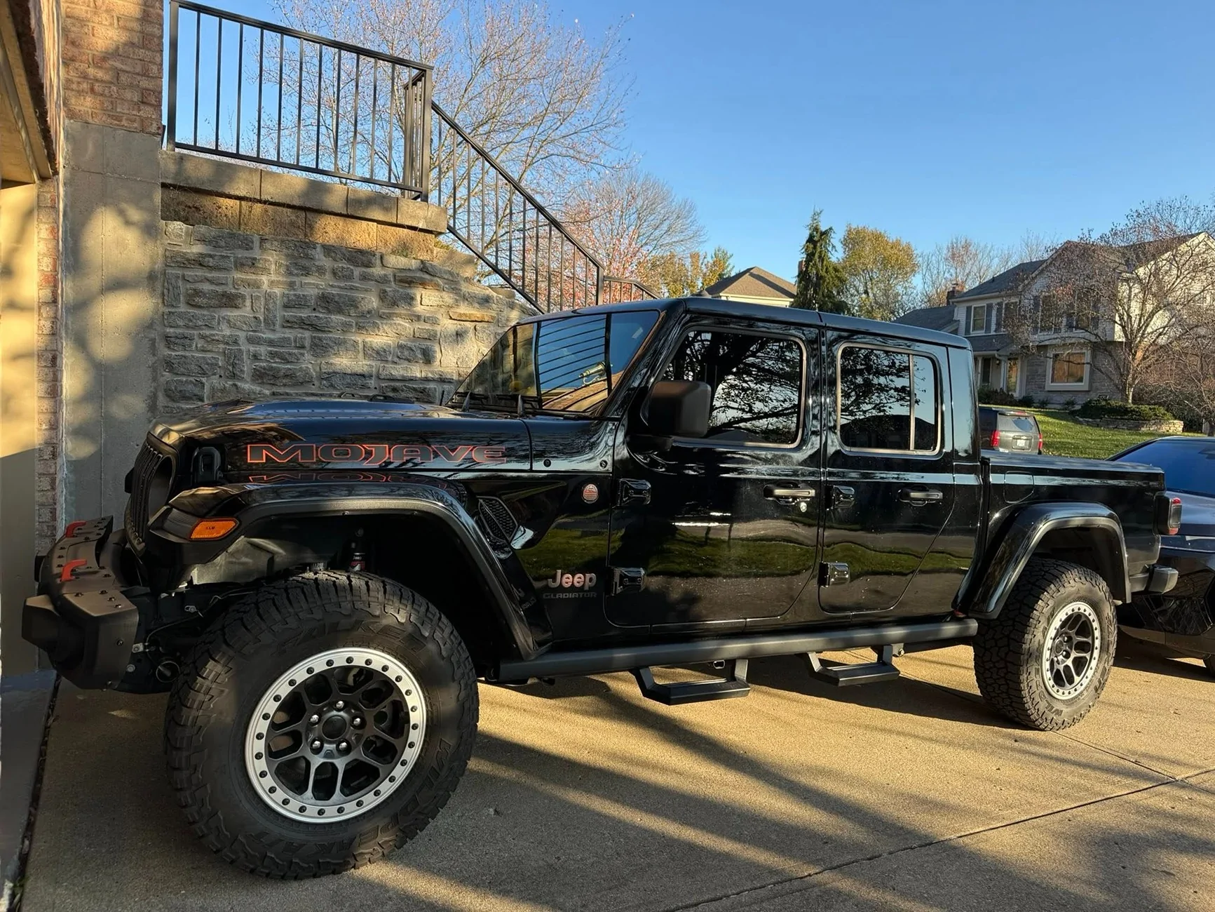 Jeep Gladiator Has anyone kept their stock tires (33’s/Mojave/Rubicon etc) and swapped them on new wheels? 6